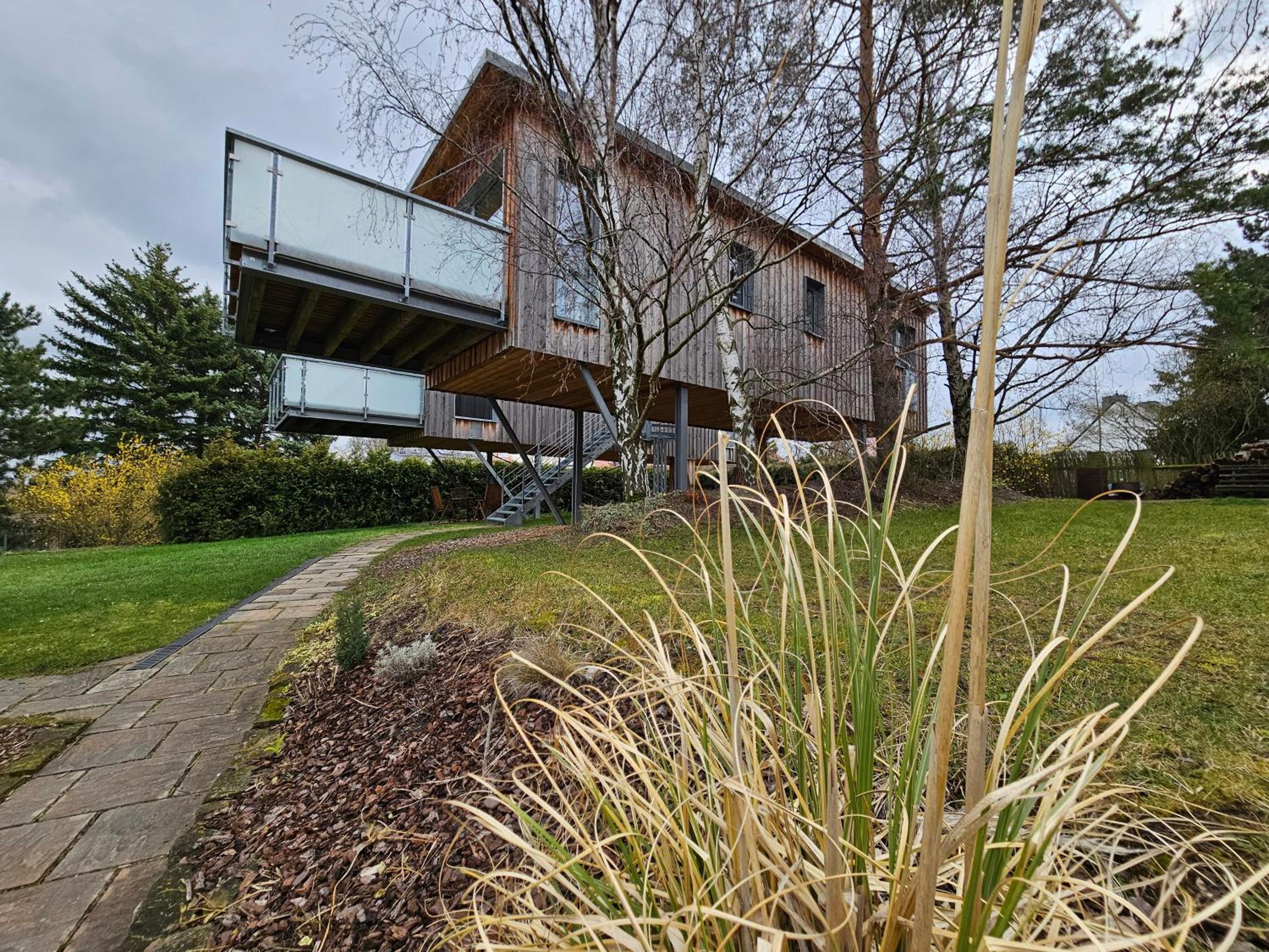 Baumhaus und Tinyhaus