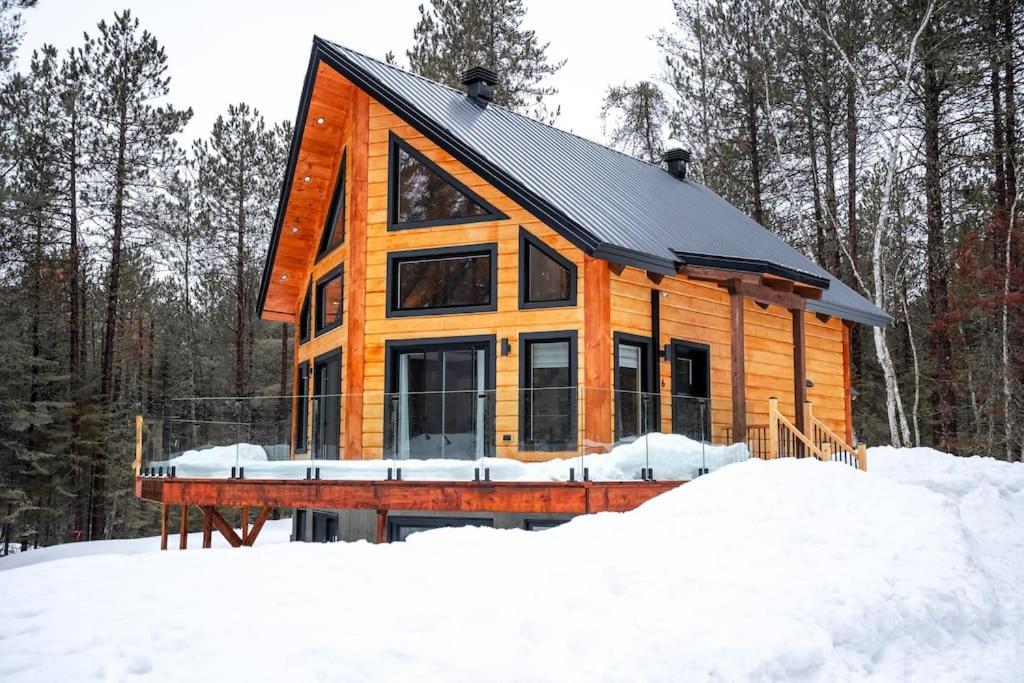 Private Hot Tub & Modern Sweet House