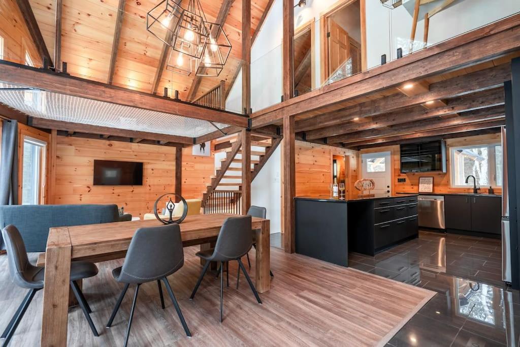 Private Hot Tub & Modern Sweet House