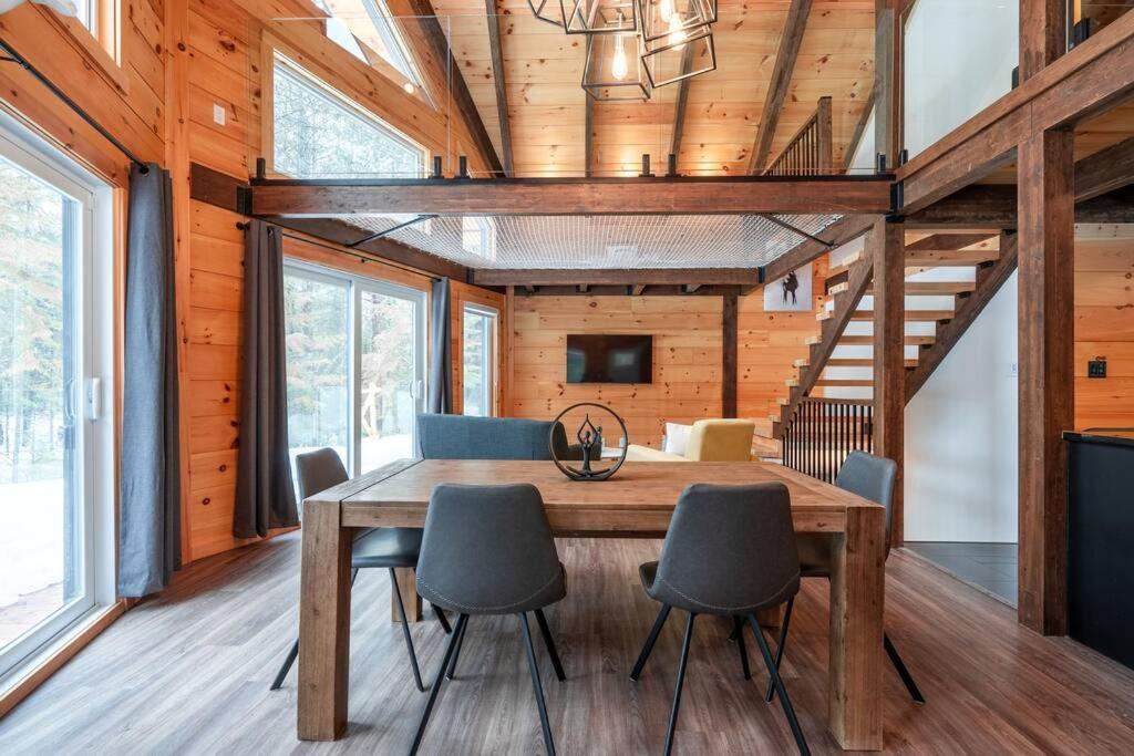 Private Hot Tub & Modern Sweet House