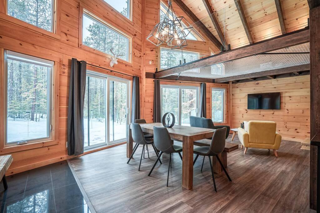 Private Hot Tub & Modern Sweet House