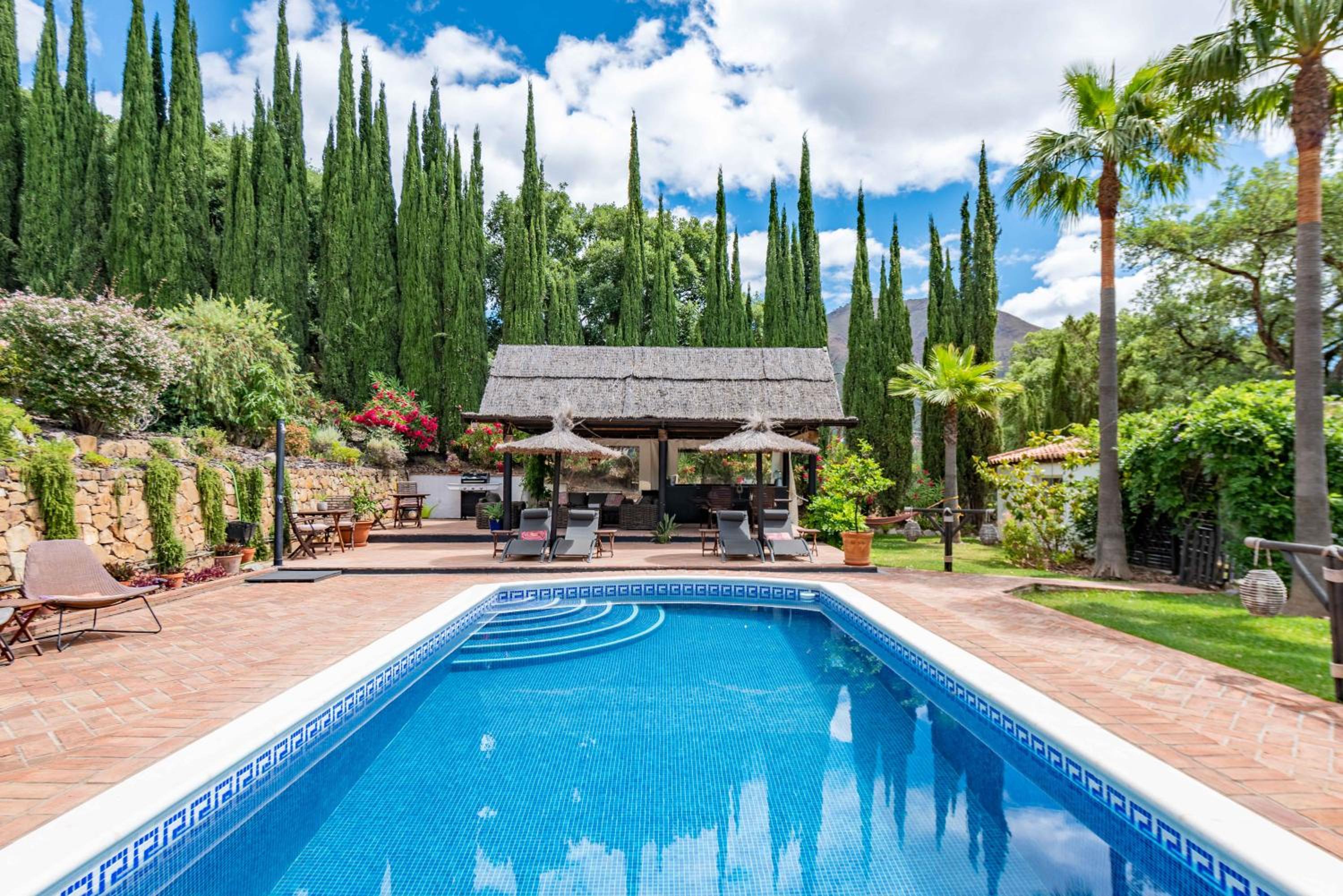 Luxury country house with pool and breathtaking views