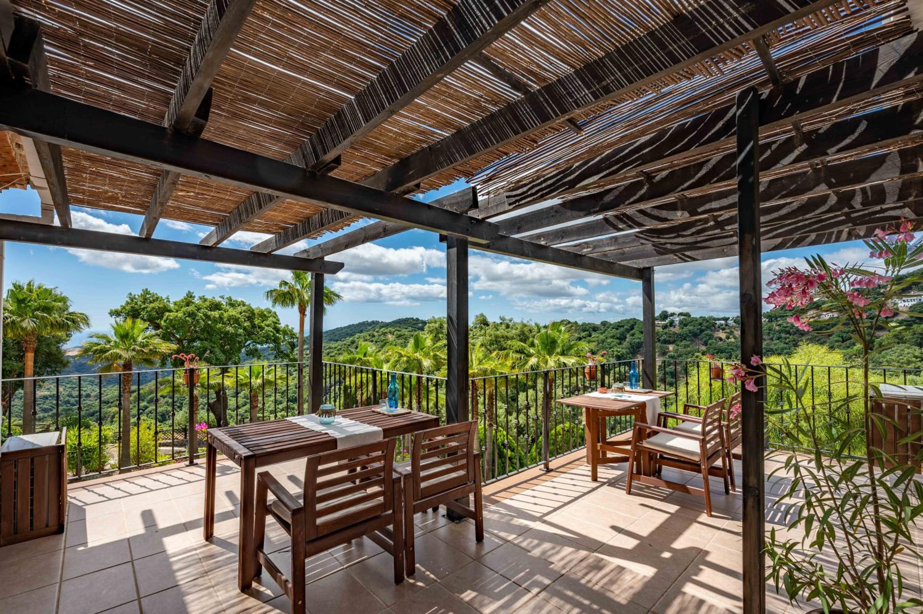 Luxury country house with pool and breathtaking views