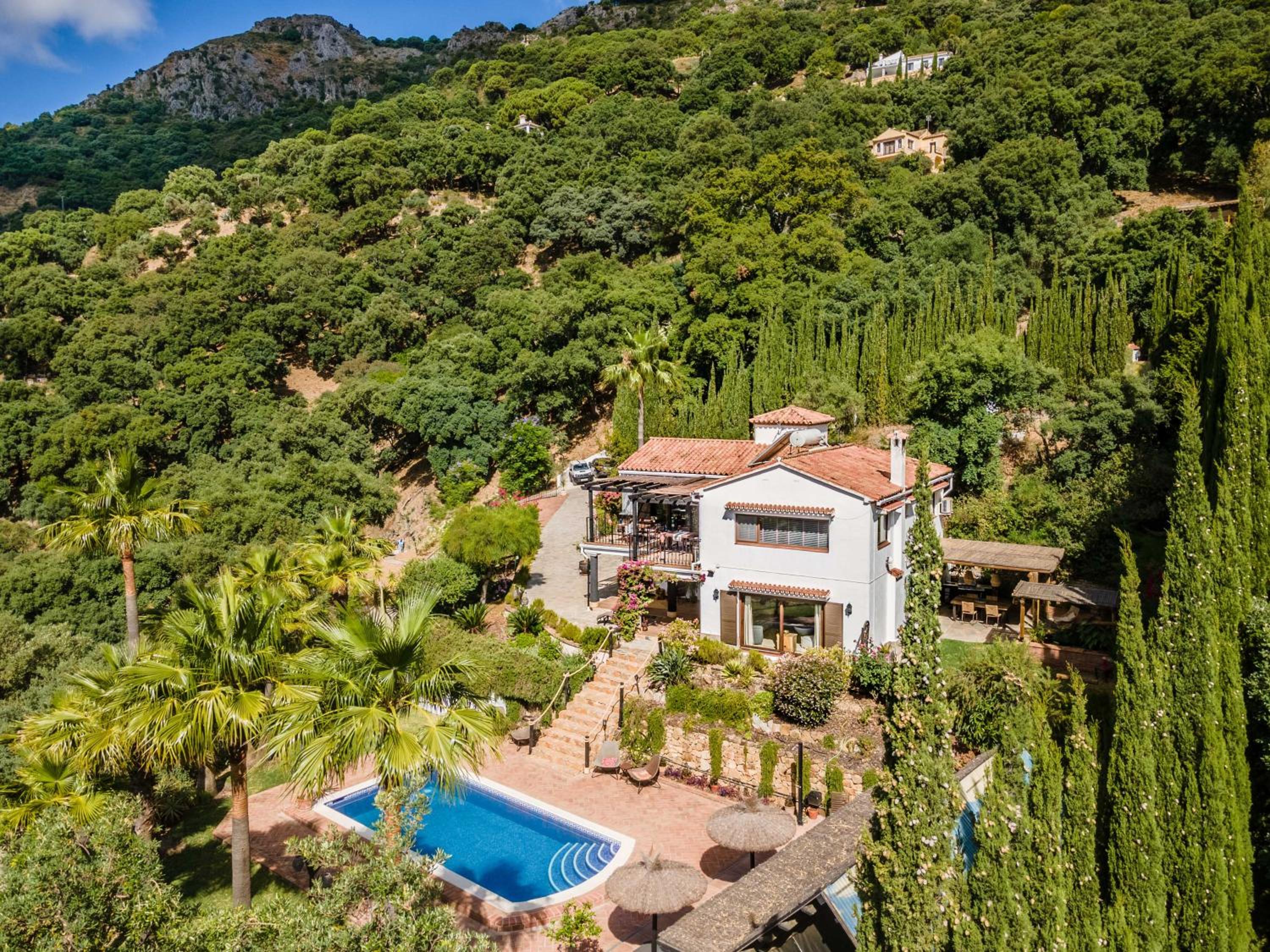 Luxury country house with pool and breathtaking views