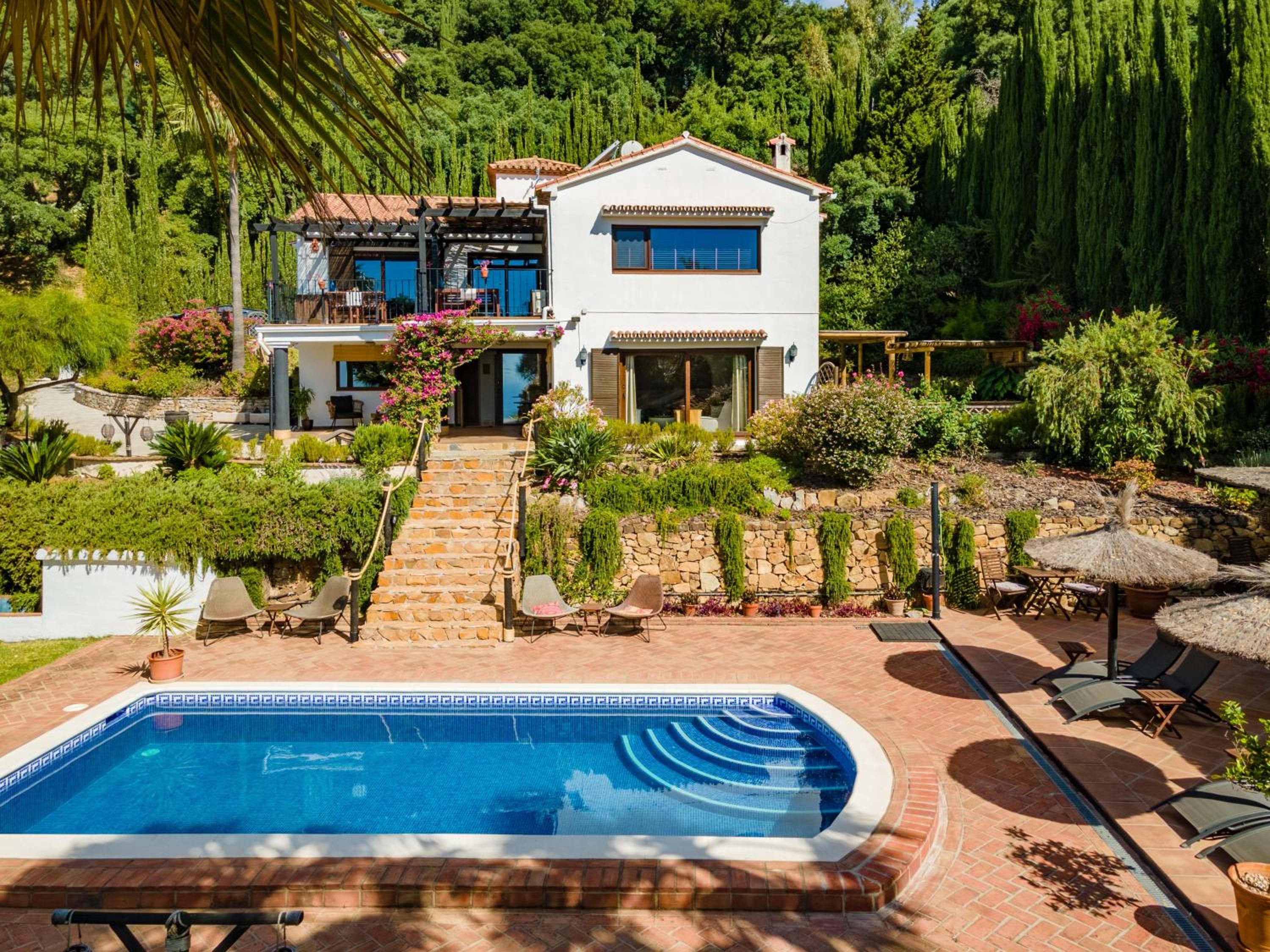 Luxury country house with pool and breathtaking views