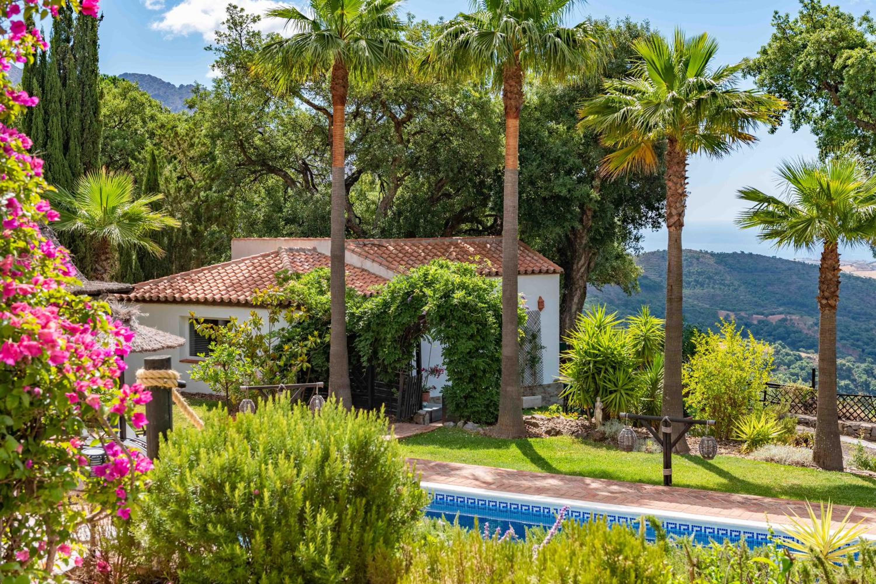 Luxury country house with pool and breathtaking views