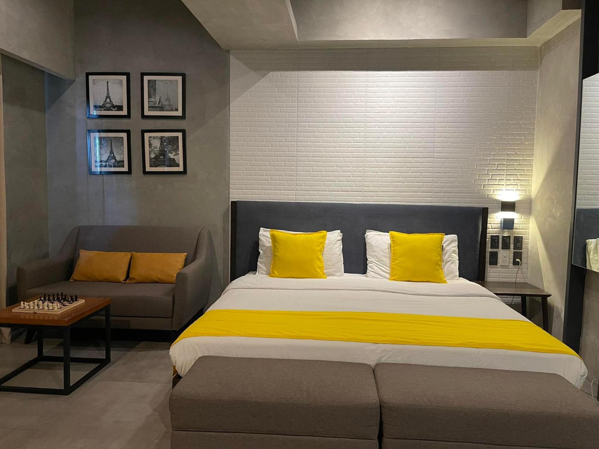 Studio Service Apartment 2guests allows stay up to 5guests 19055 view 2