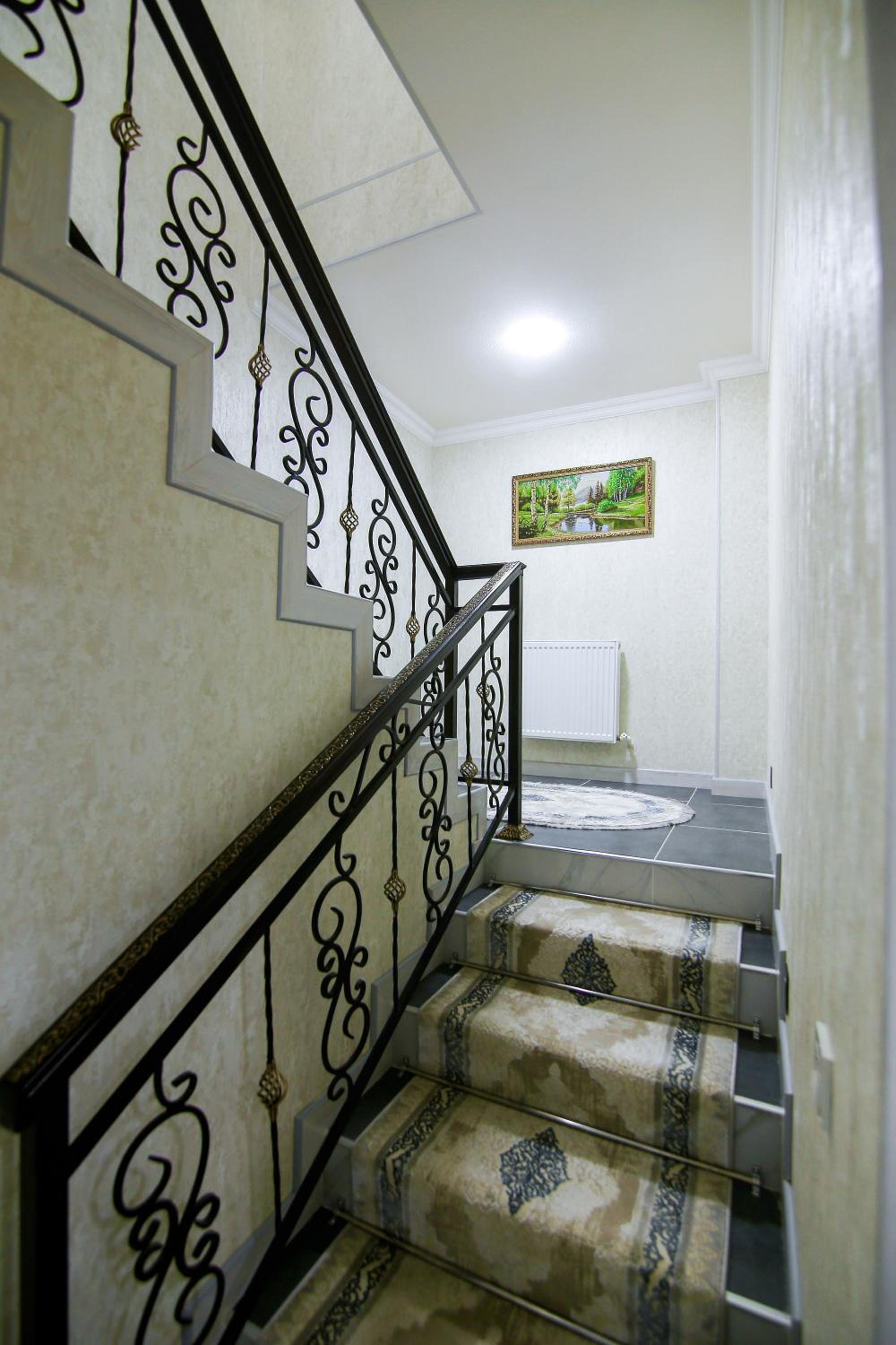 Cozy Two-Storey House view 2
