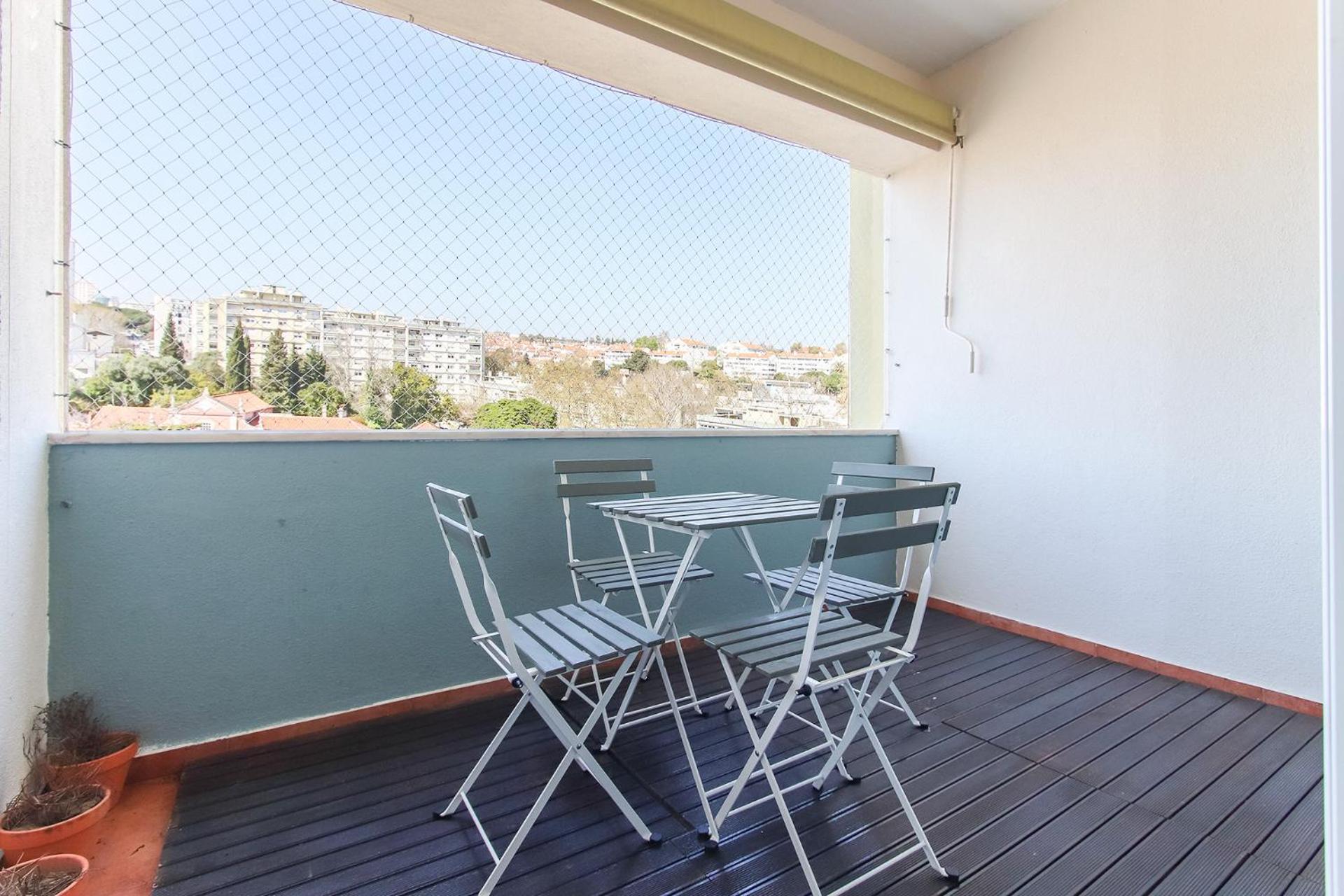 Olivais Balcony by Homing view 3