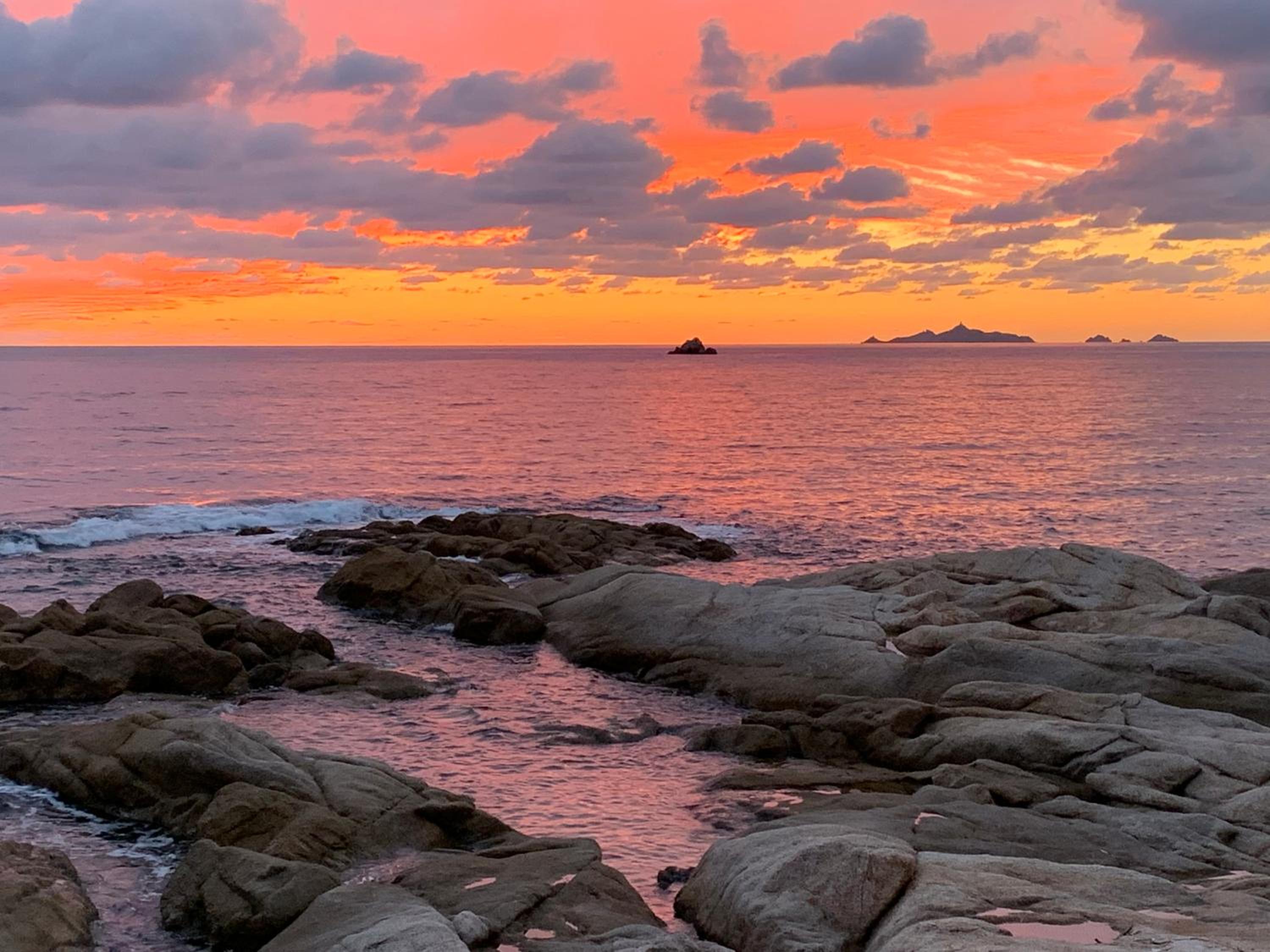 Casa Mare, CABANON SUR LA PLAGE à Ajaccio vue sanguinaires