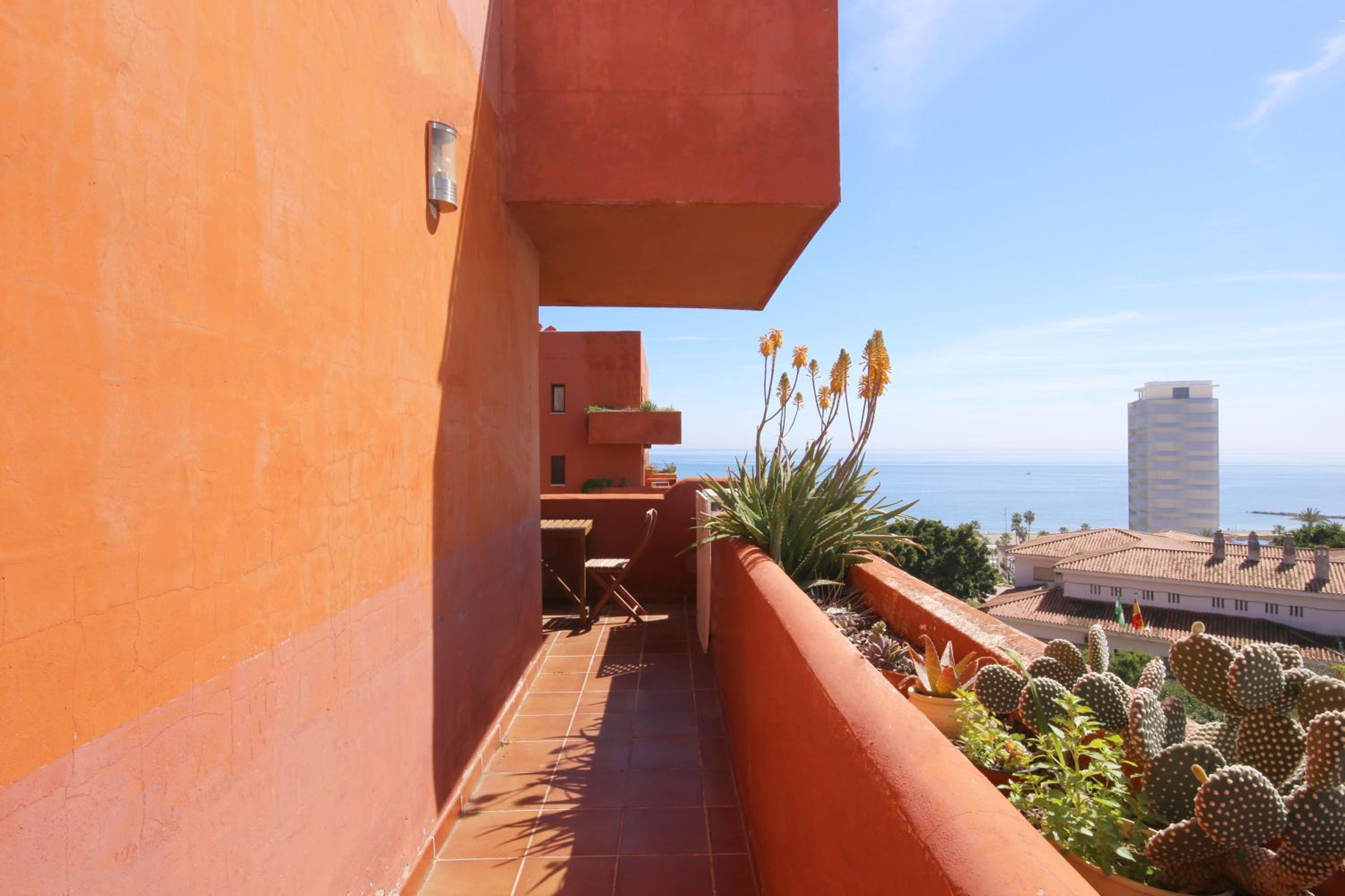 Estepona Town Apartment EDDIE