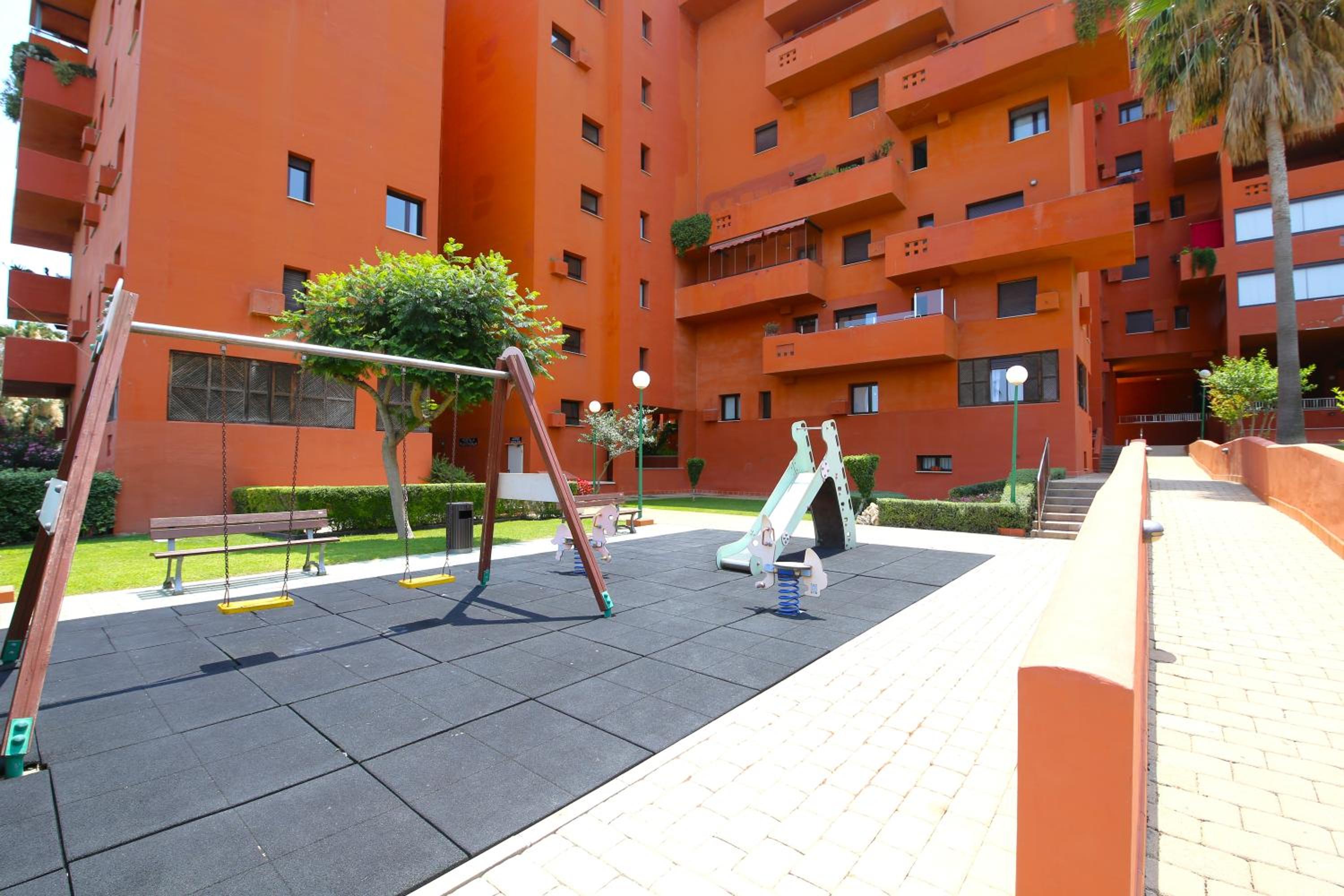Estepona Town Apartment EDDIE