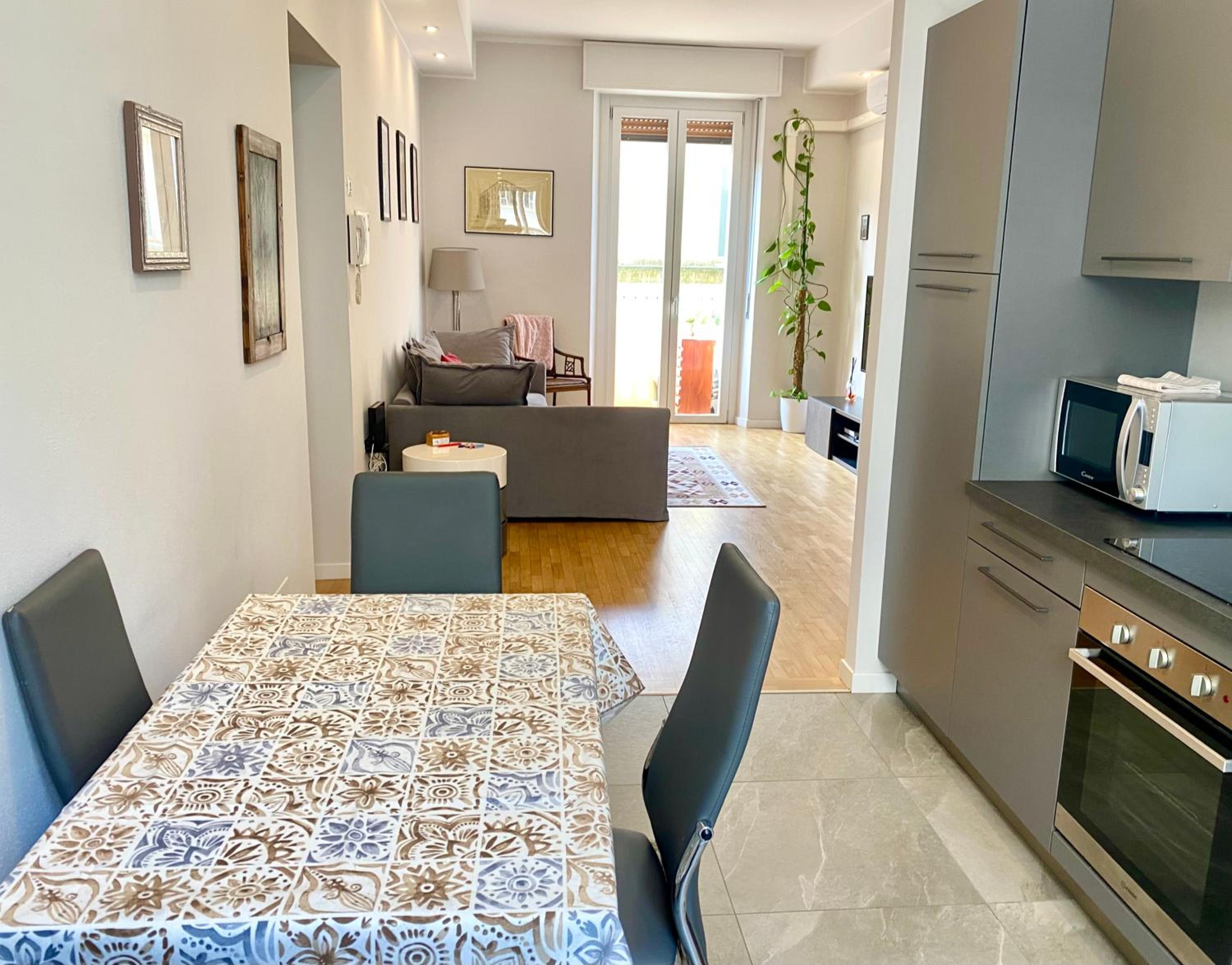 Comoluxhouse- Intero appartamento view 3