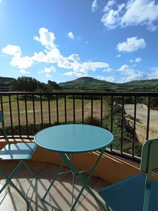 Spacious Apartment in Marsalforn close to Seafront view 5