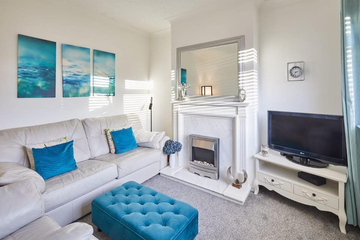 Host & Stay - The Railway Cottage view 4