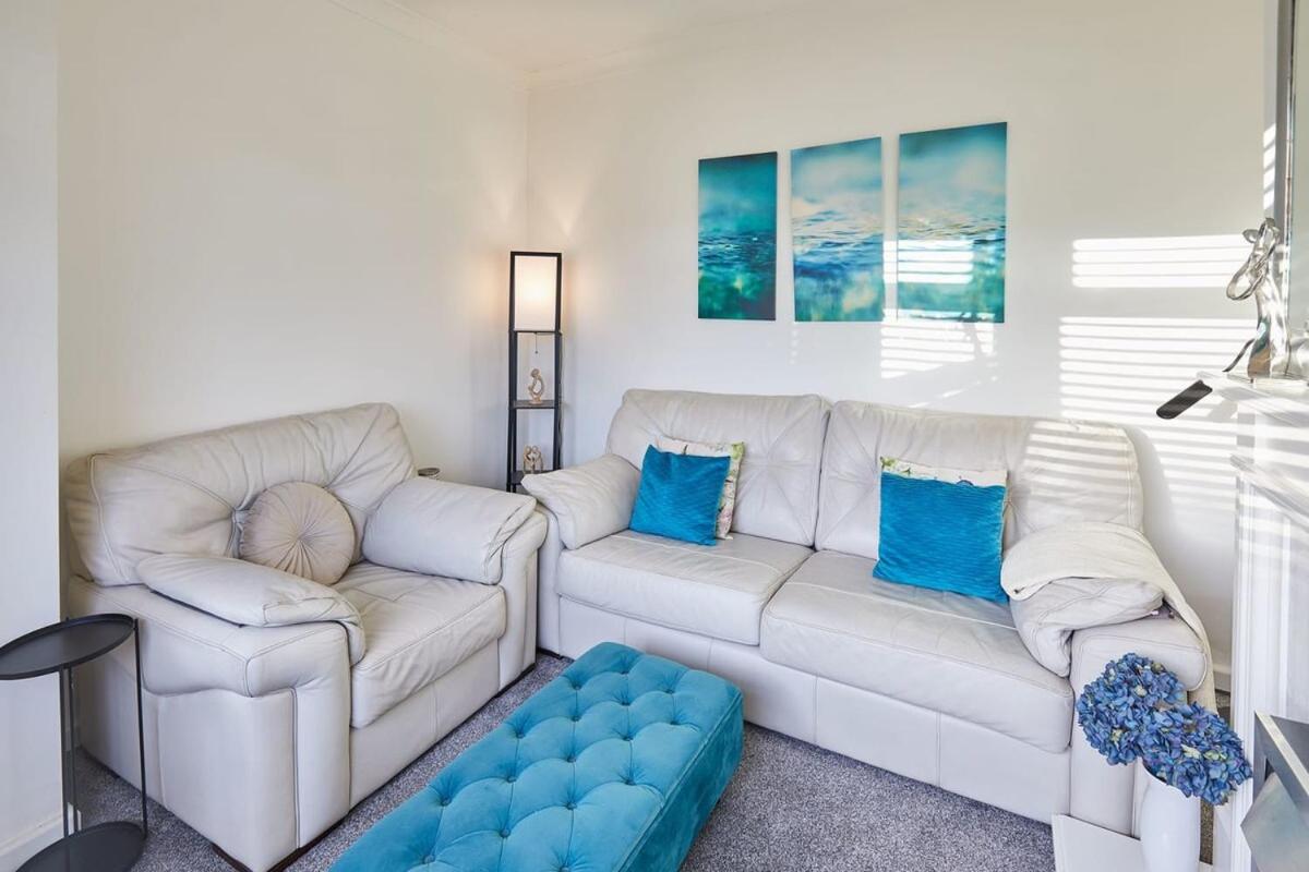 Host & Stay - The Railway Cottage view 5