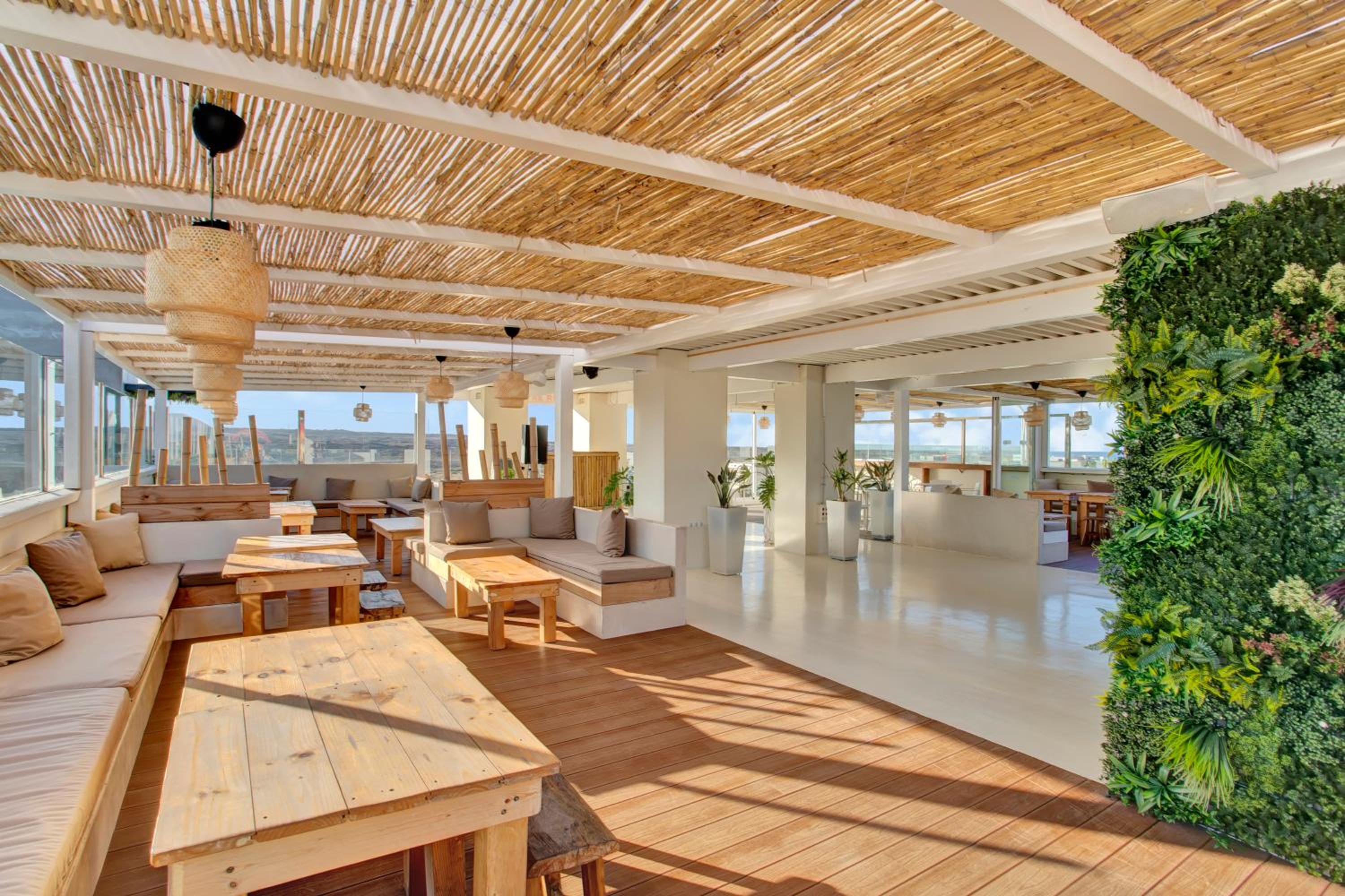 Paradise Sun - Stylish 1BR Apartment with Pool, Terrace & Rooftop Bar, 100 m from Corralejo Beach