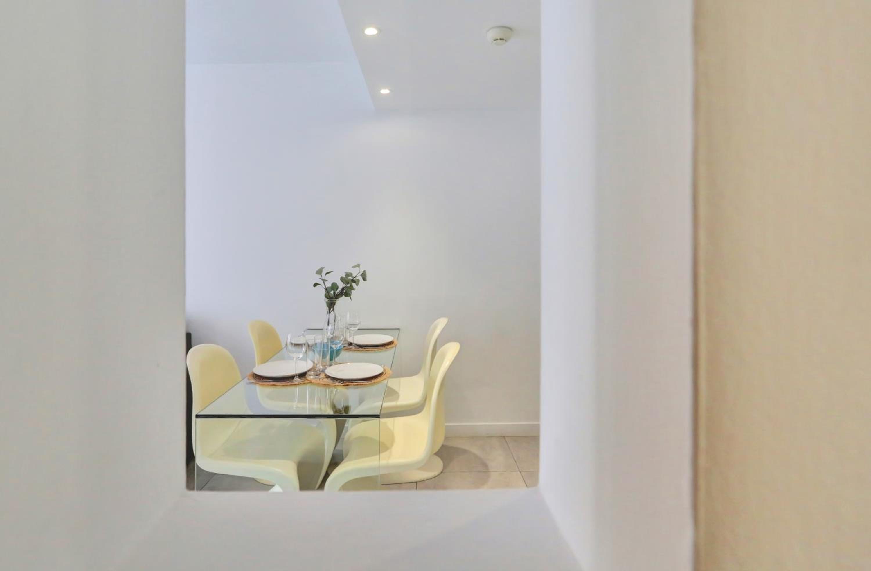 Paradise Sun - Stylish 1BR Apartment with Pool, Terrace & Rooftop Bar, 100 m from Corralejo Beach