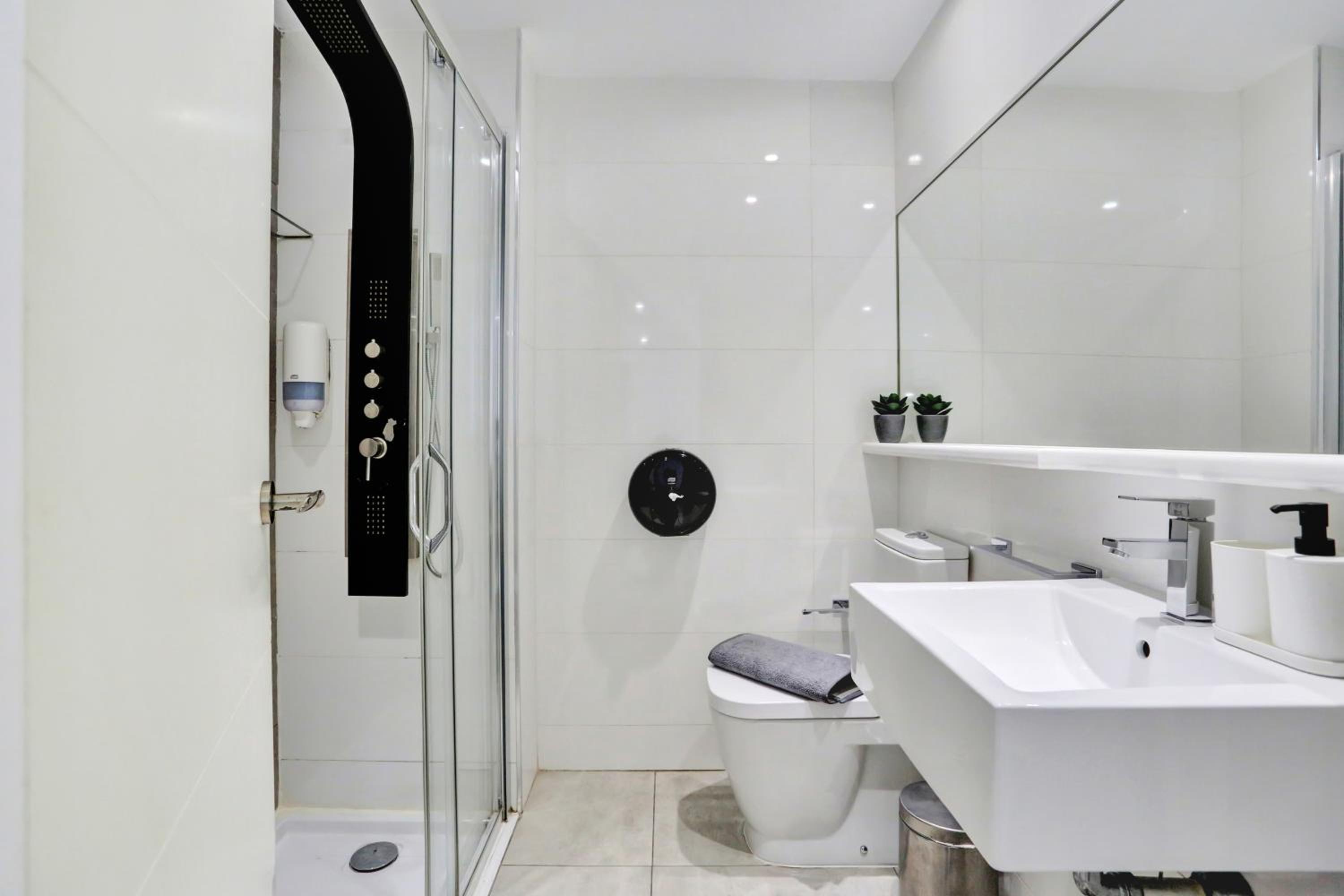 Paradise Sun - Stylish 1BR Apartment with Pool, Terrace & Rooftop Bar, 100 m from Corralejo Beach