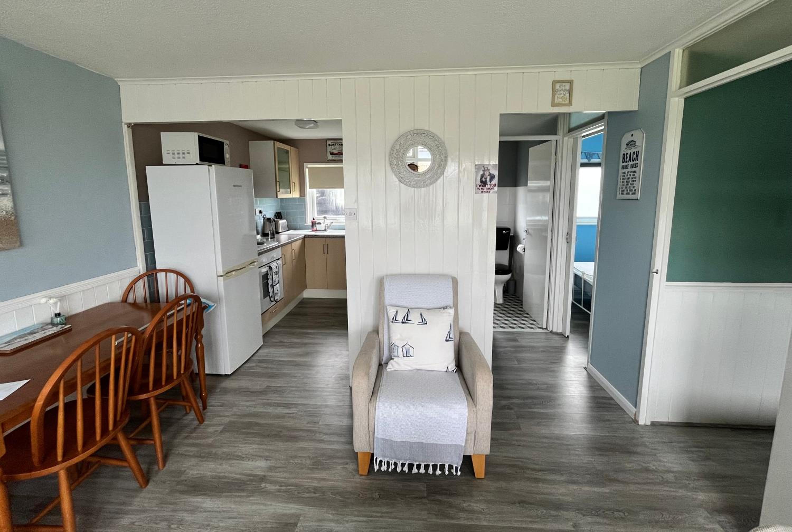 Great Yarmouth Vacations - California Beach Chalet - Property Image 12