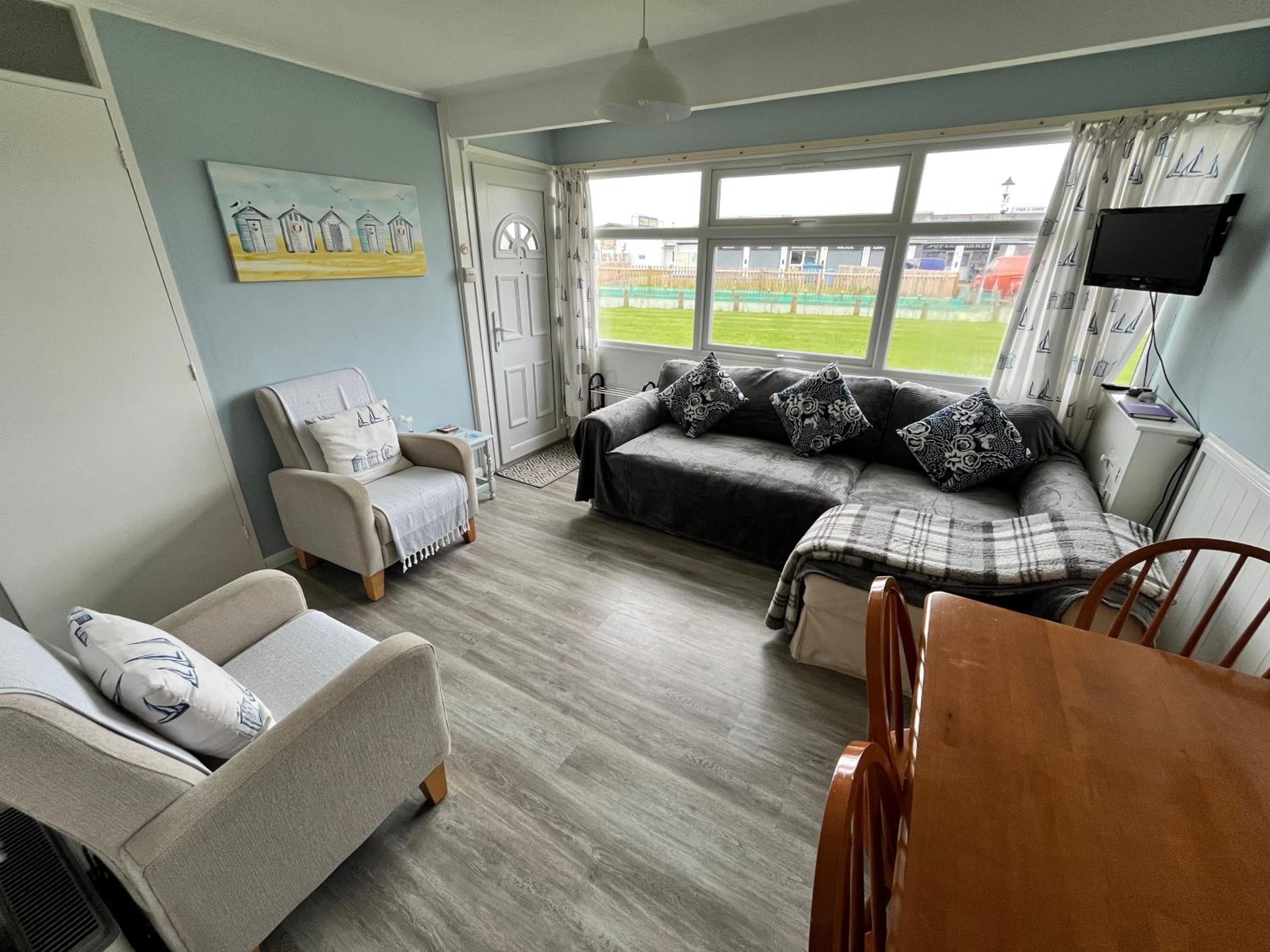 Great Yarmouth Vacations - California Beach Chalet - Property Image 3