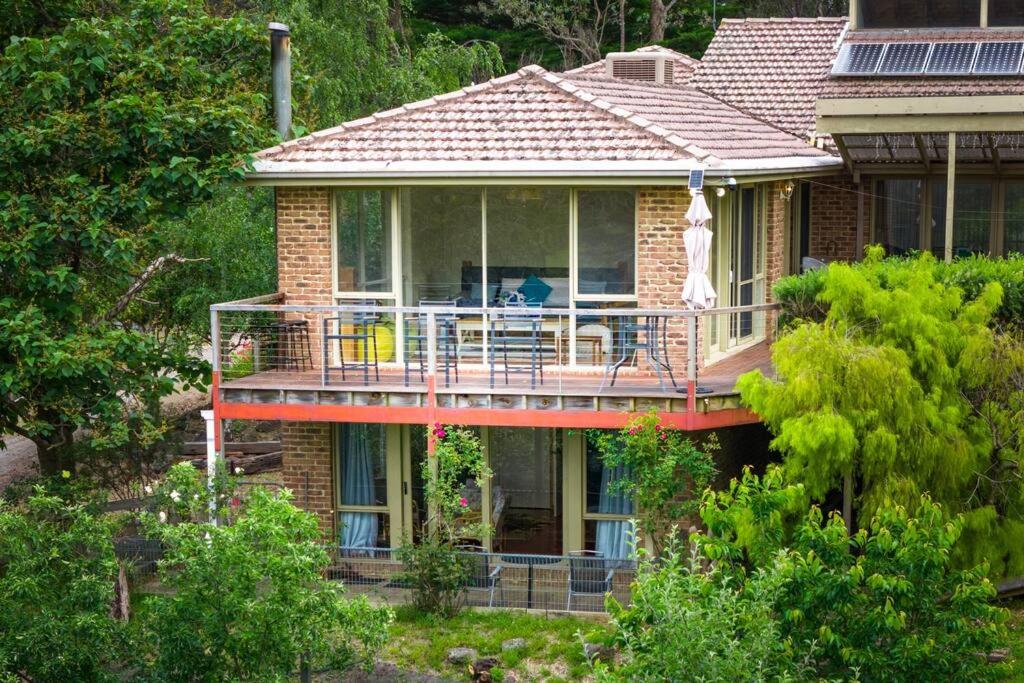 Perfect View Retreat in Forest
