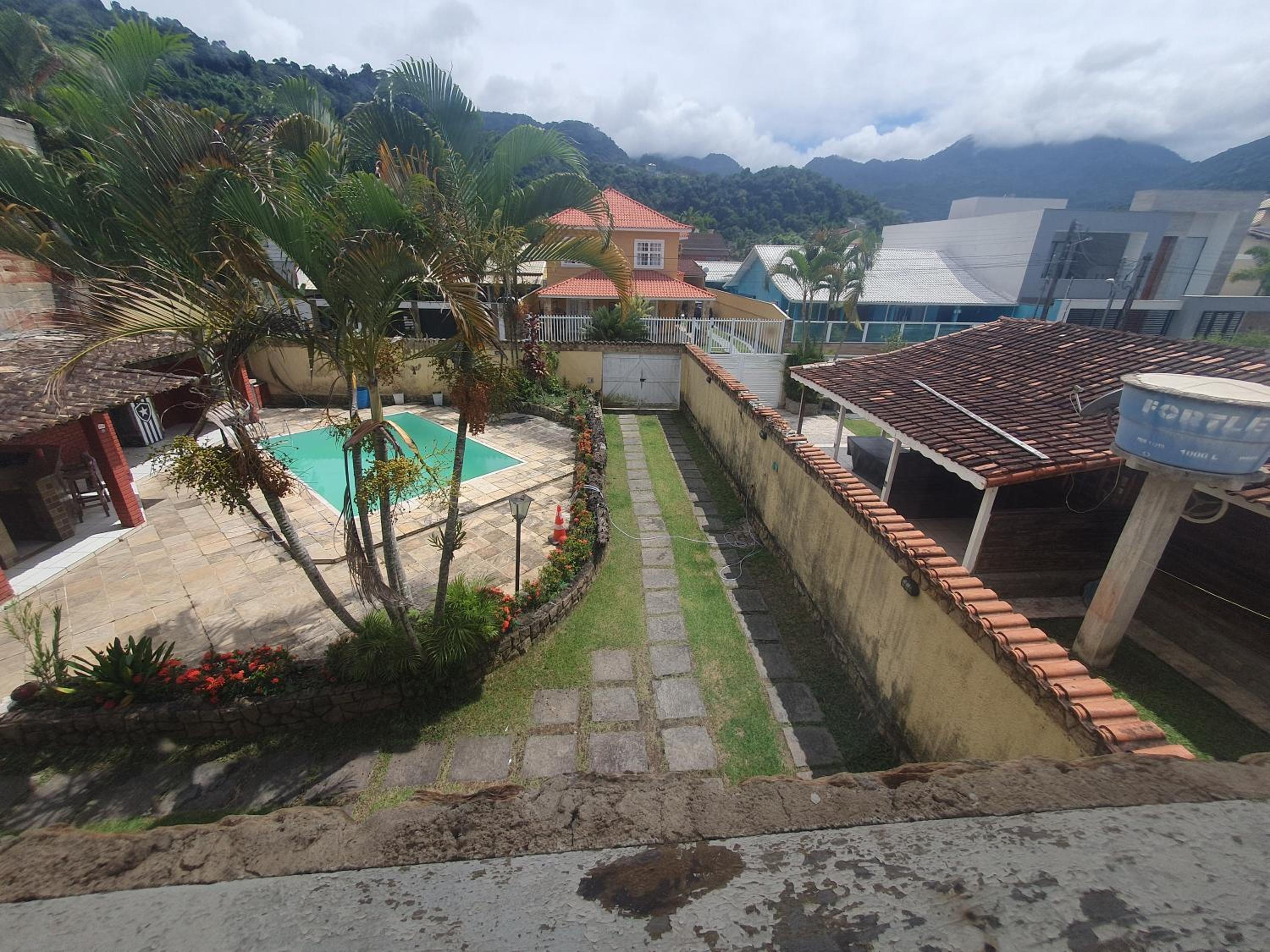 Garatucaia 60m da praia