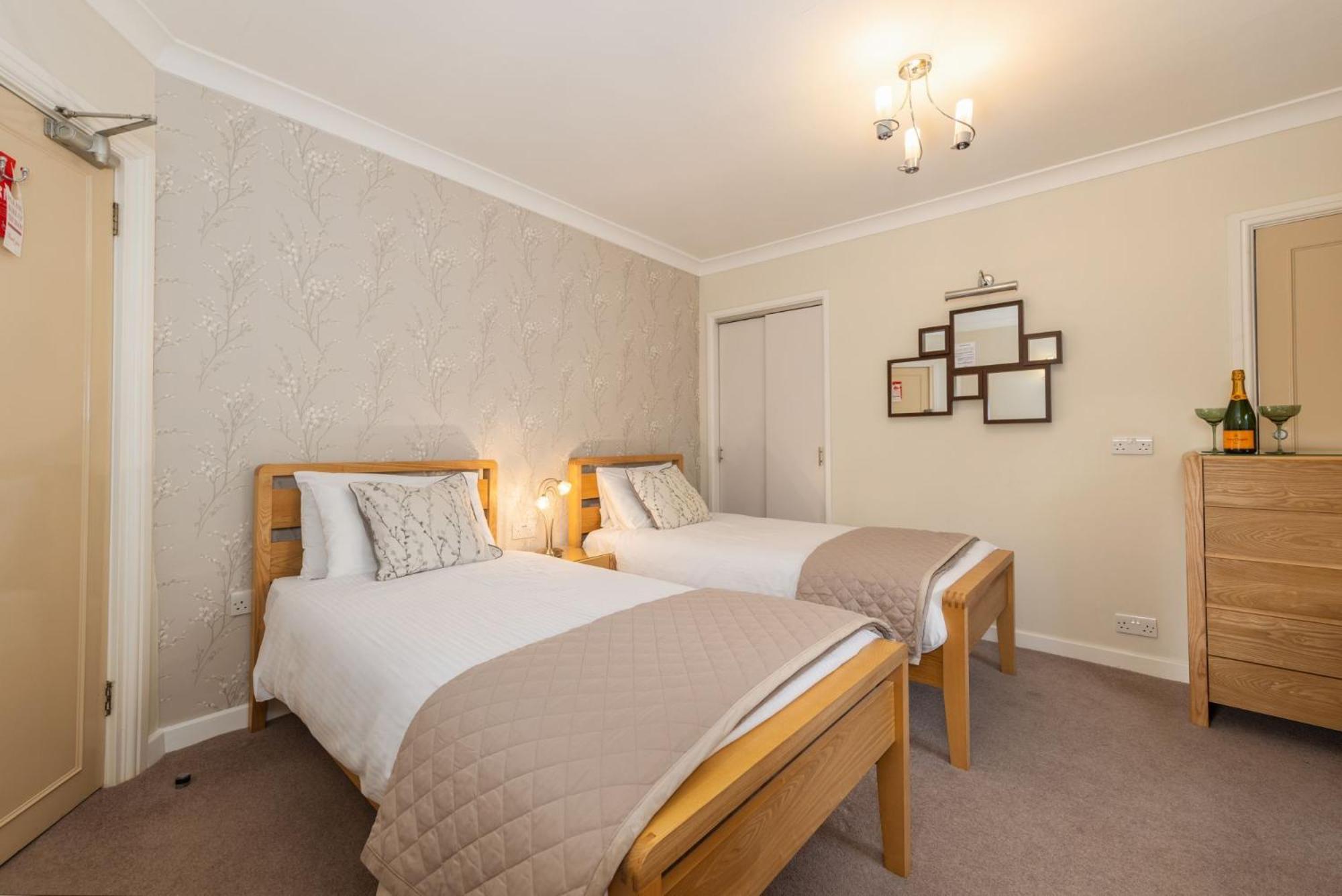 Thornbank House Offering Breakfast and with the use of Free Local Health Club view 5