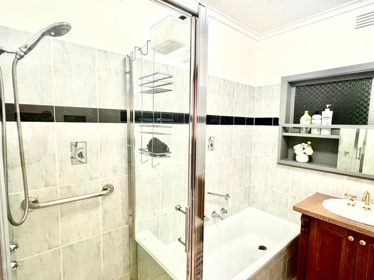Entire Cosy 4BR Home