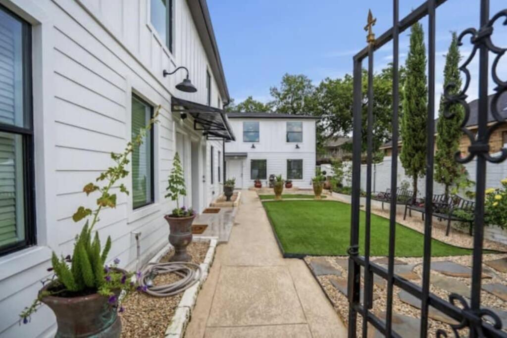 Rodeo Escape: Sleeps 8, Parking, Wi-Fi, Free Gym