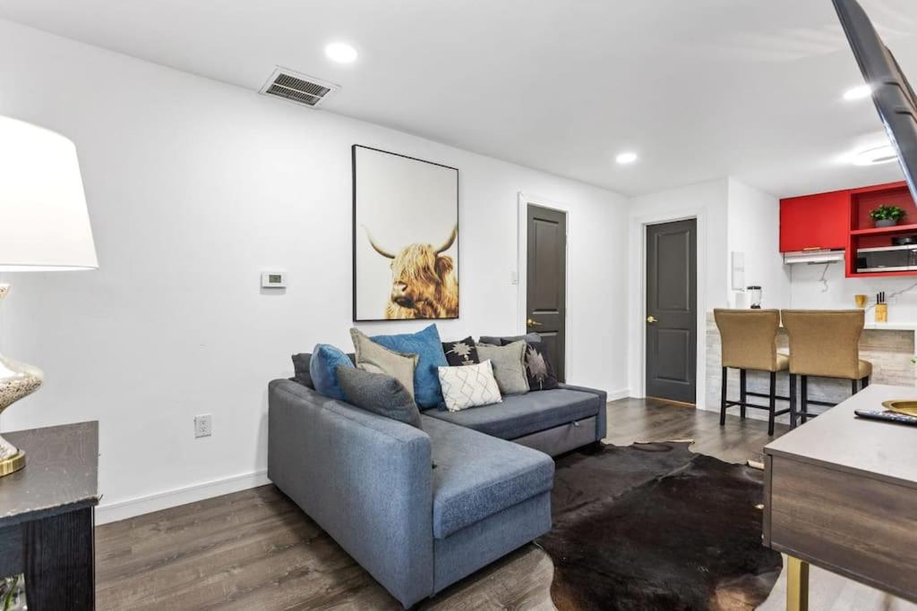 Rodeo Escape: Sleeps 8, Parking, Wi-Fi, Free Gym