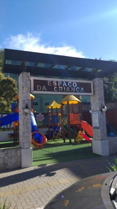 Curta a terra dos Dinos na casa verde