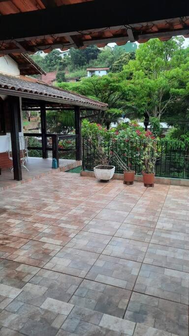 Curta a terra dos Dinos na casa verde