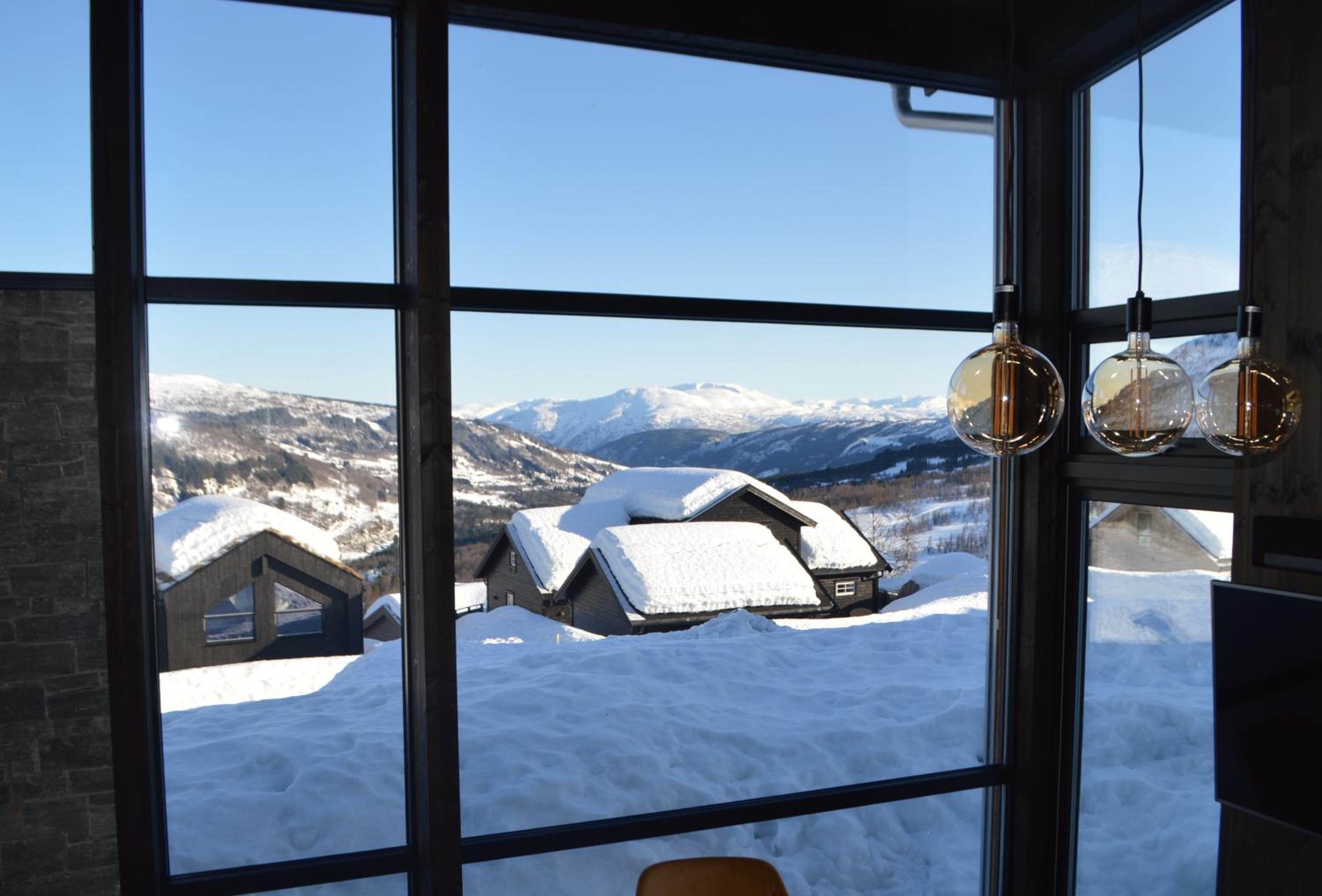 Pow Panorama - High standard Mountain home view 3