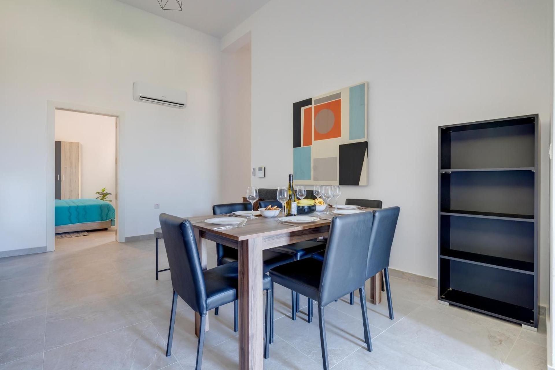 Salmar Court Holiday Apartments with Pool by Buena Vista