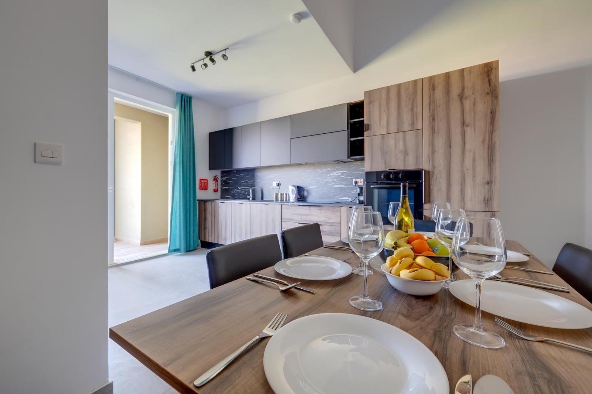 Salmar Court Holiday Apartments with Pool by Buena Vista