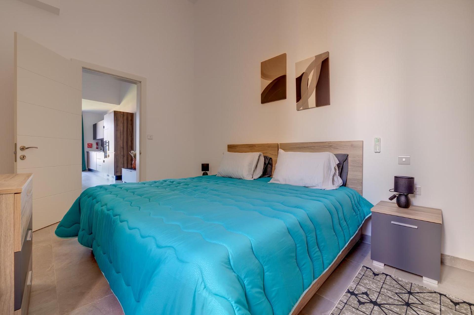 Salmar Court Holiday Apartments with Pool by Buena Vista