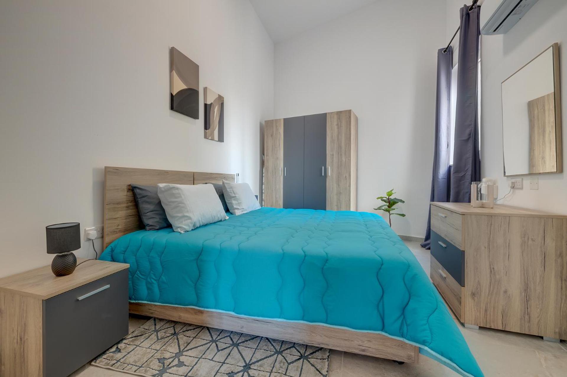 Salmar Court Holiday Apartments with Pool by Buena Vista