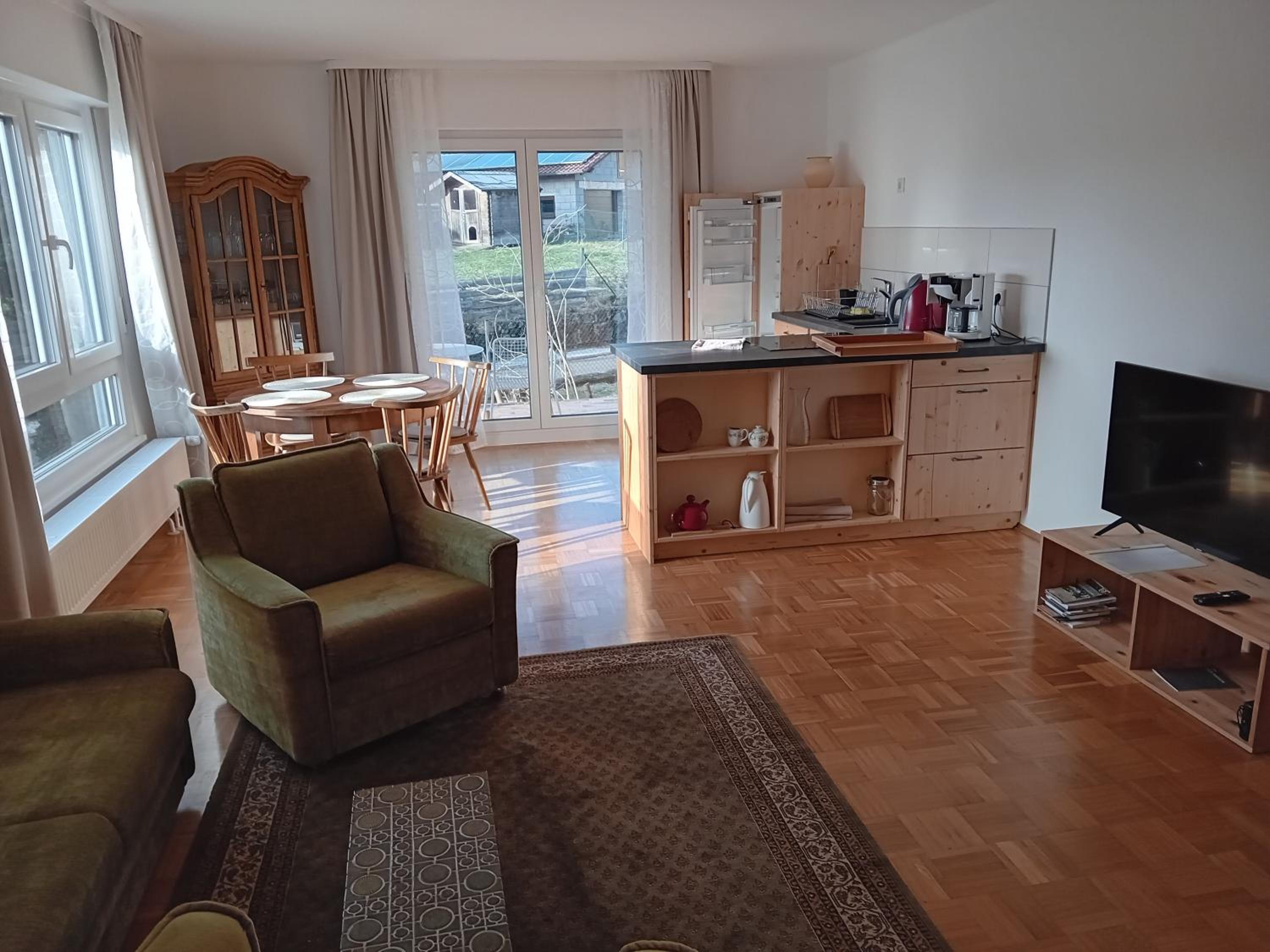 Grashüpfer bis 4 Pers en Freiensteinau — hotel room