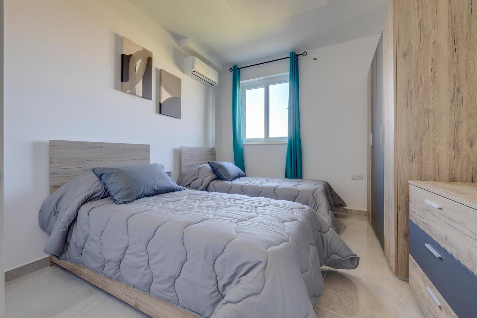 Salmar Court Holiday Apartments with Pool by Buena Vista