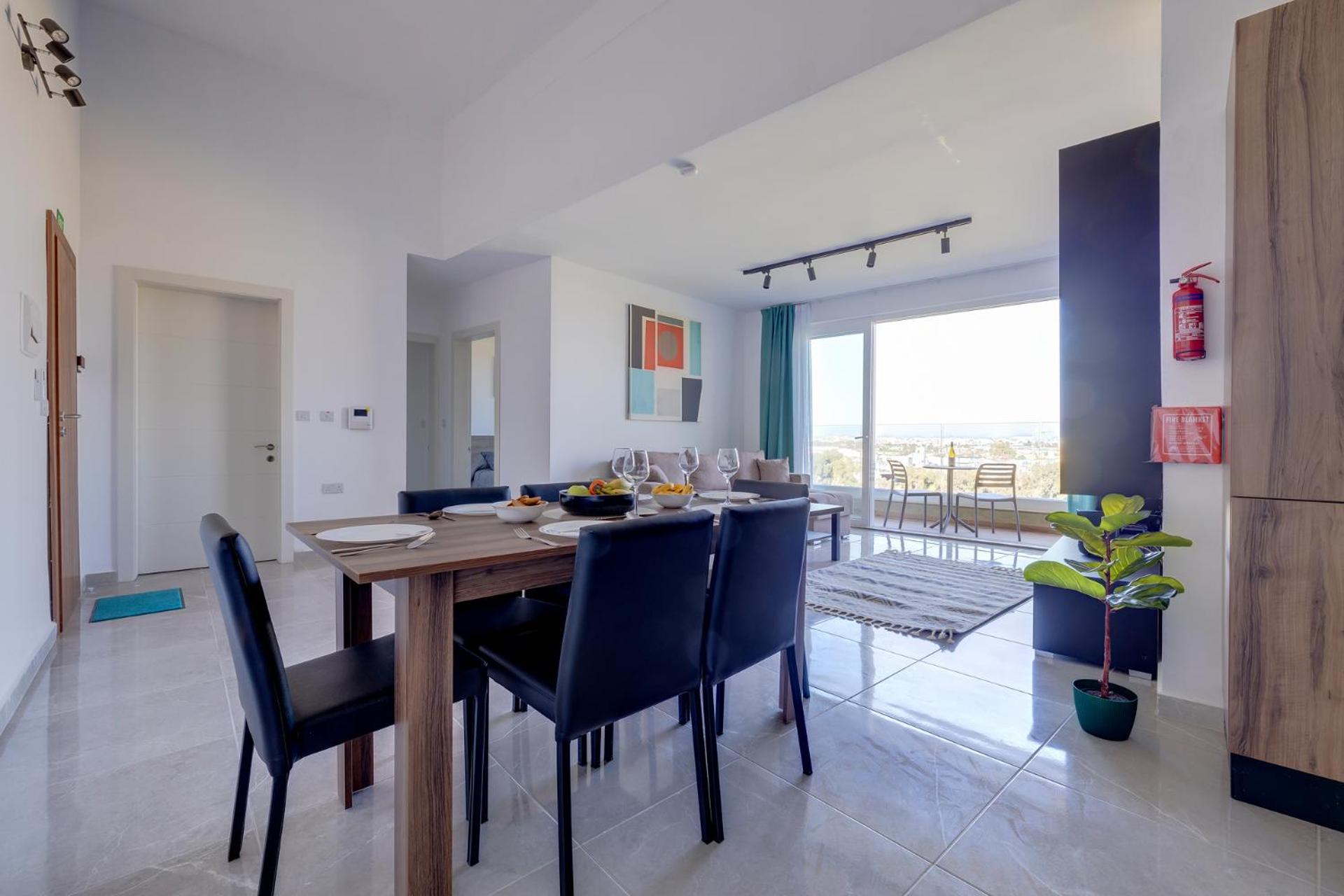 Salmar Court Holiday Apartments with Pool by Buena Vista