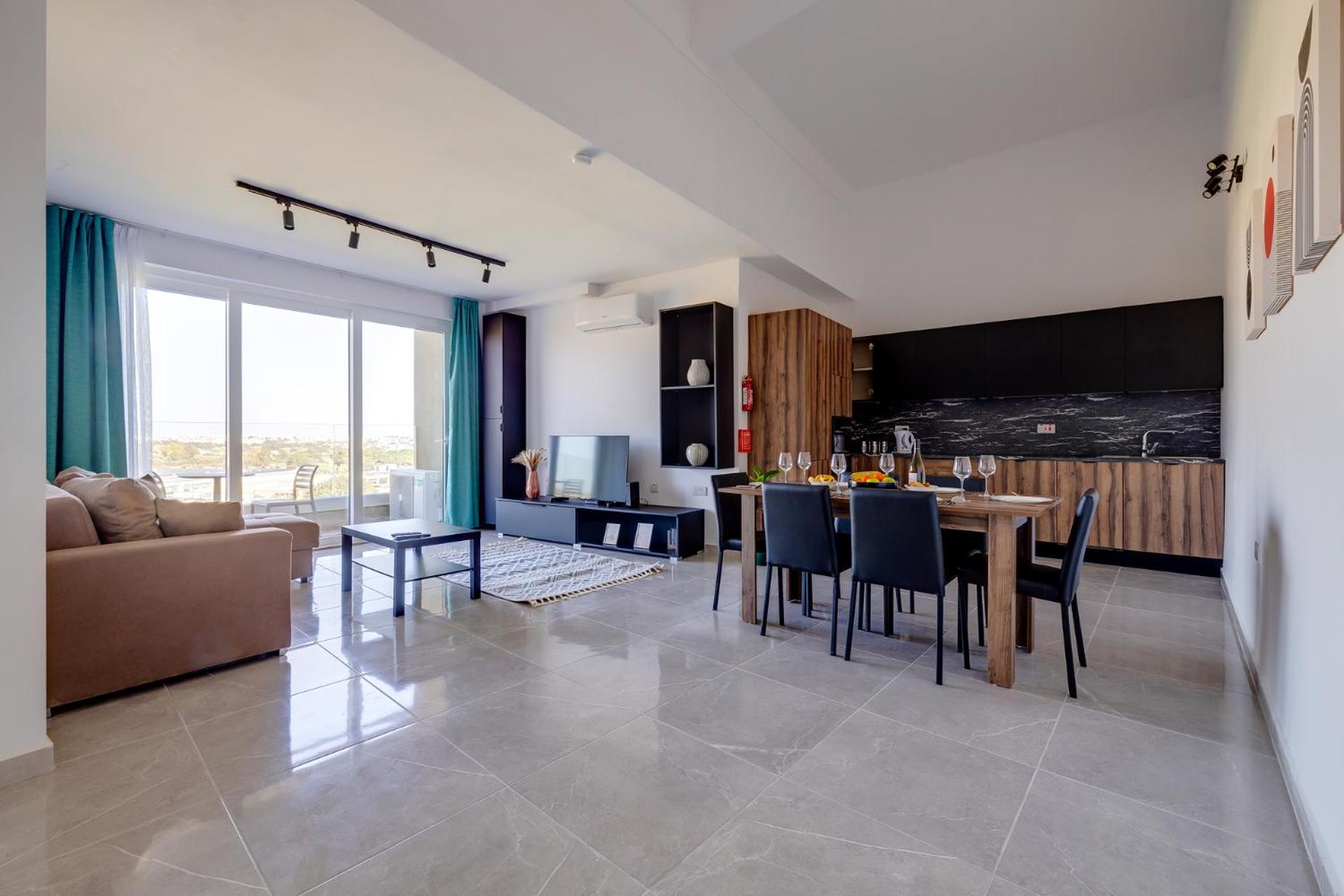 Salmar Court Holiday Apartments with Pool by Buena Vista