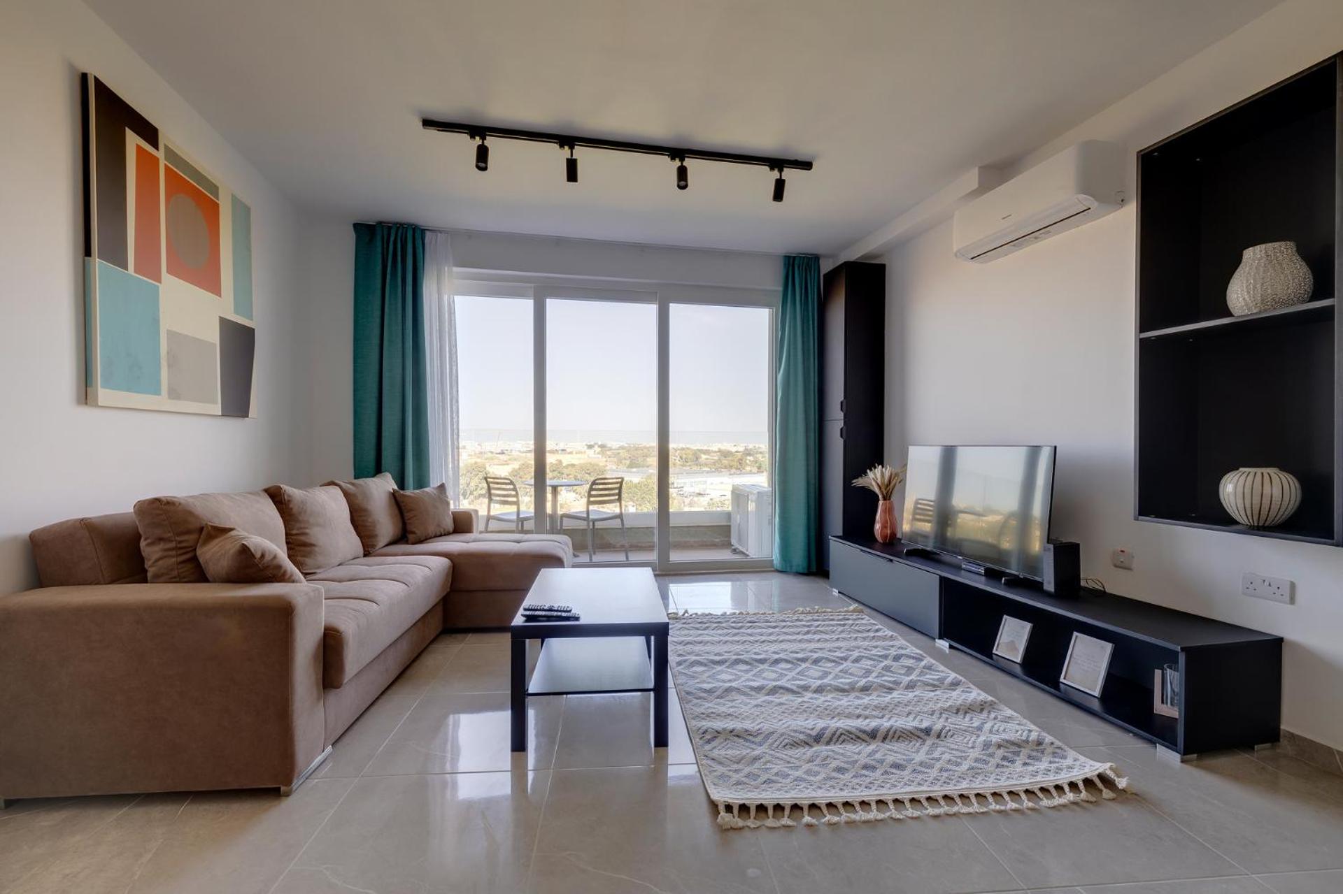 Salmar Court Holiday Apartments with Pool by Buena Vista