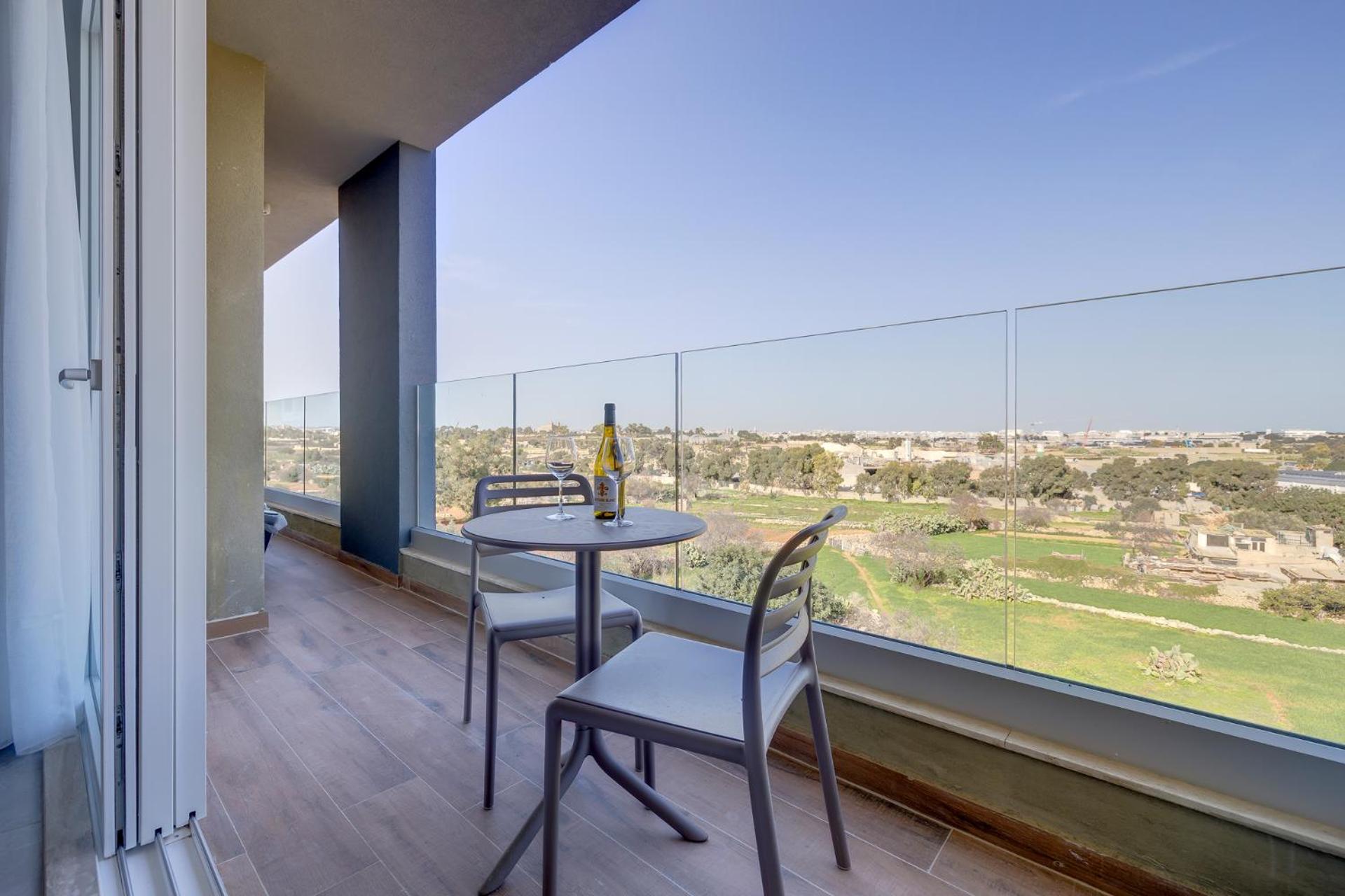Salmar Court Holiday Apartments with Pool by Buena Vista