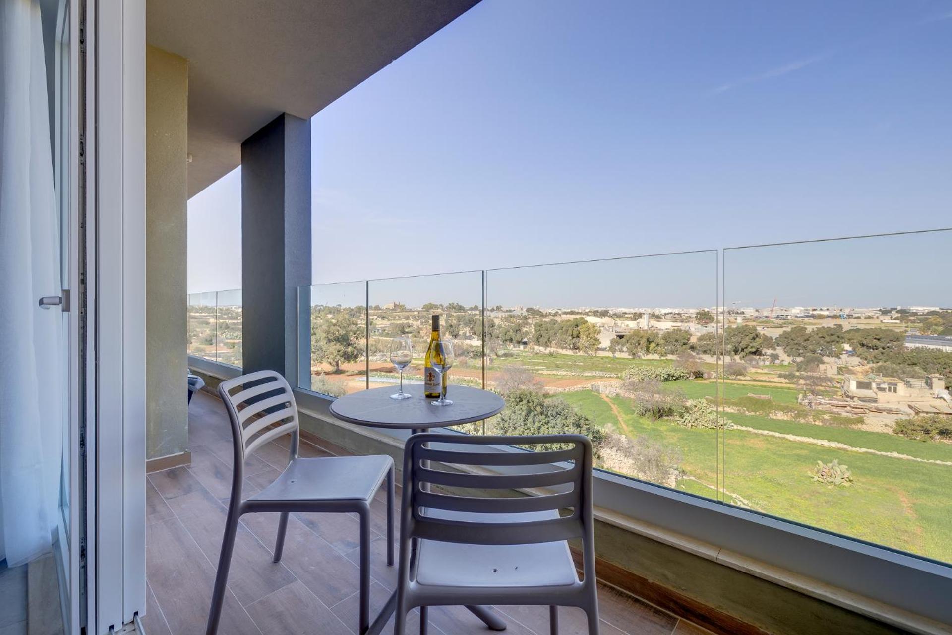 Salmar Court Holiday Apartments with Pool by Buena Vista