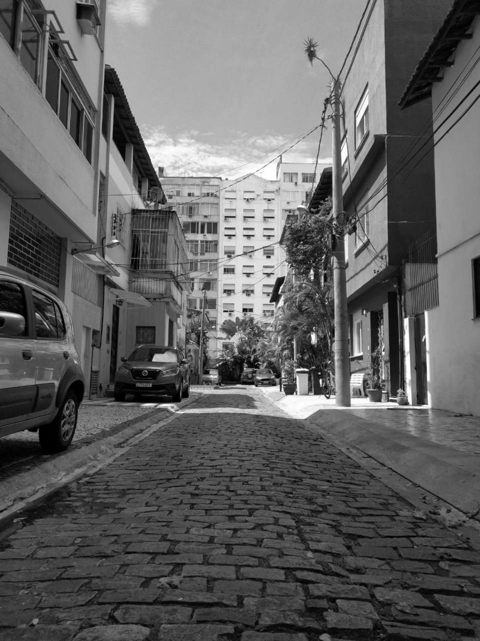 Fullano Guesthouse _ Between Copacabana and Ipanema – Comfortable Private Suites!