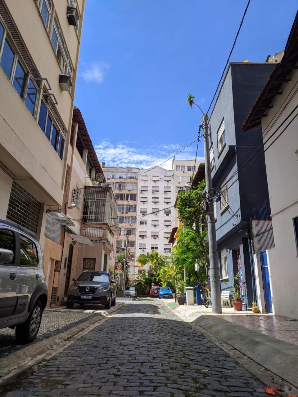 Fullano Guesthouse _ Between Copacabana and Ipanema – Comfortable Private Suites!