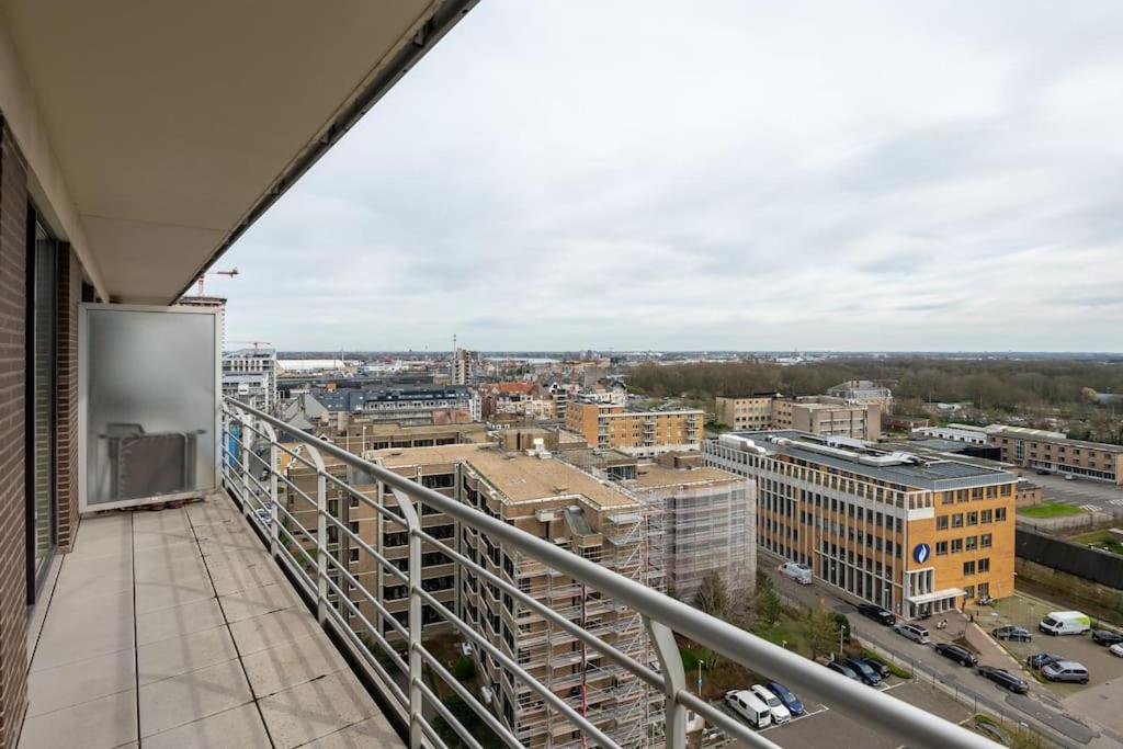 Stunning views over Ostend with garage