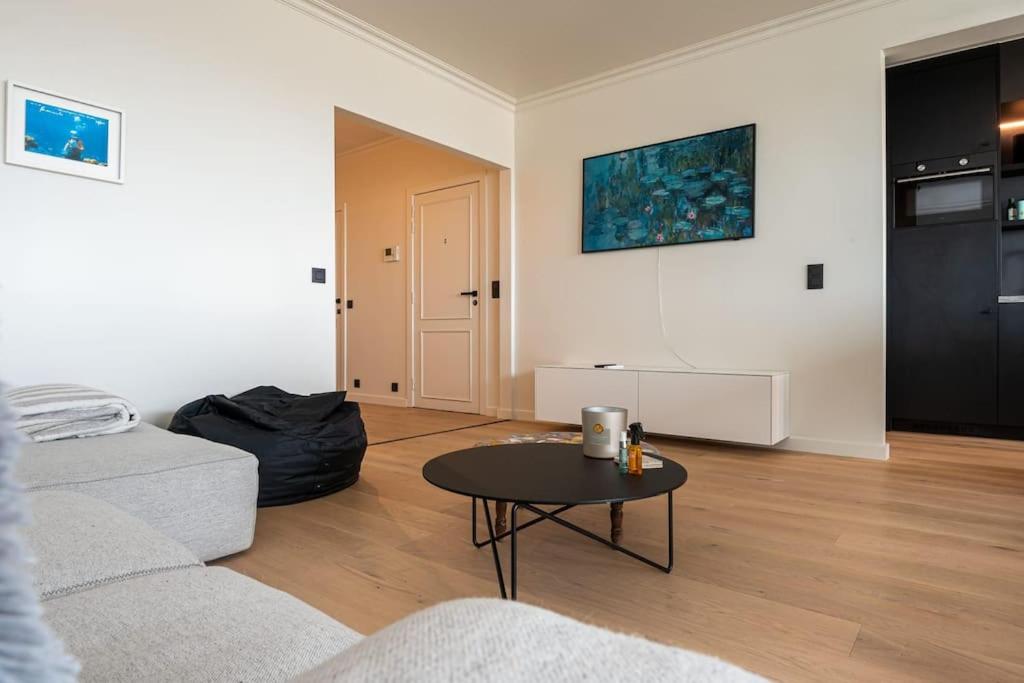 Stunning views over Ostend with garage