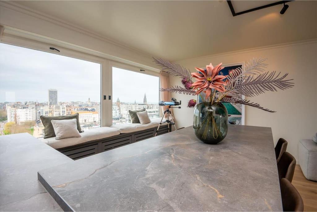 Stunning views over Ostend with garage